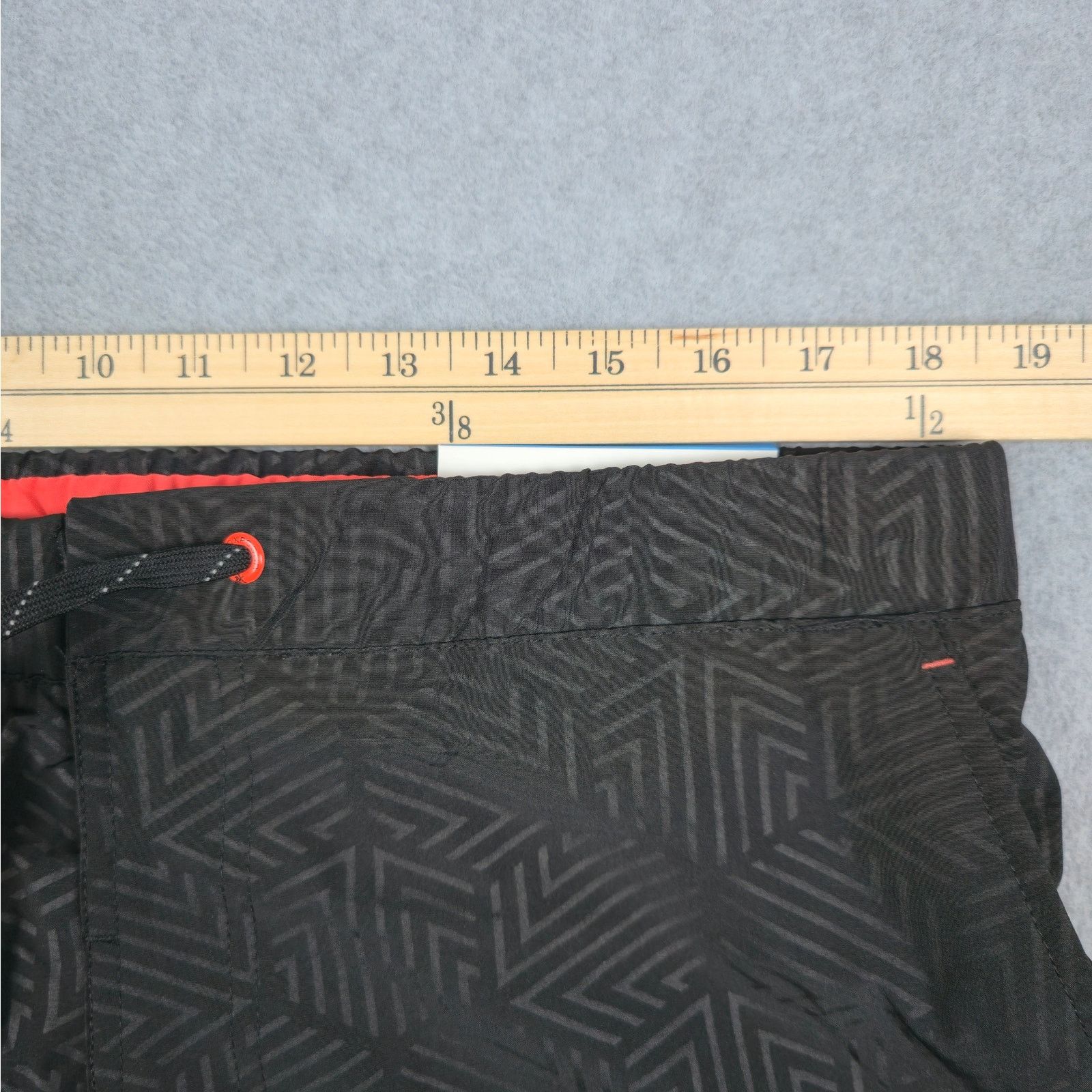 ZeroXposur NWT ZeroXposur Mens Large UV Black Lined Swim Trunks Size US 37 - 17 Thumbnail