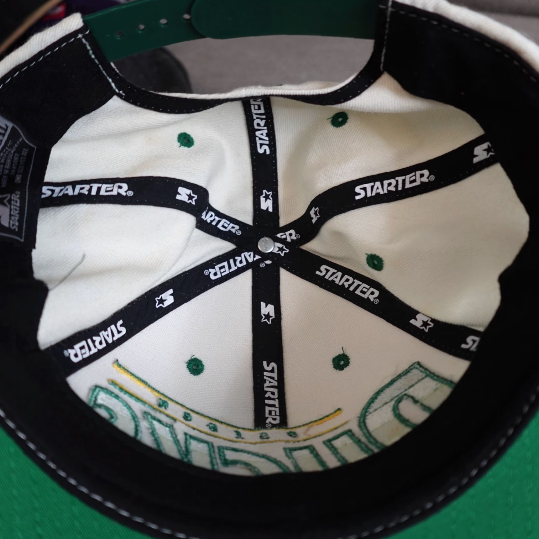 Starter Oregon Ducks Hat White Green Embroidered Starter Baseball Cap Mens One Size Adjustable Sports Theme Modern Size ONE SIZE - 5 Thumbnail