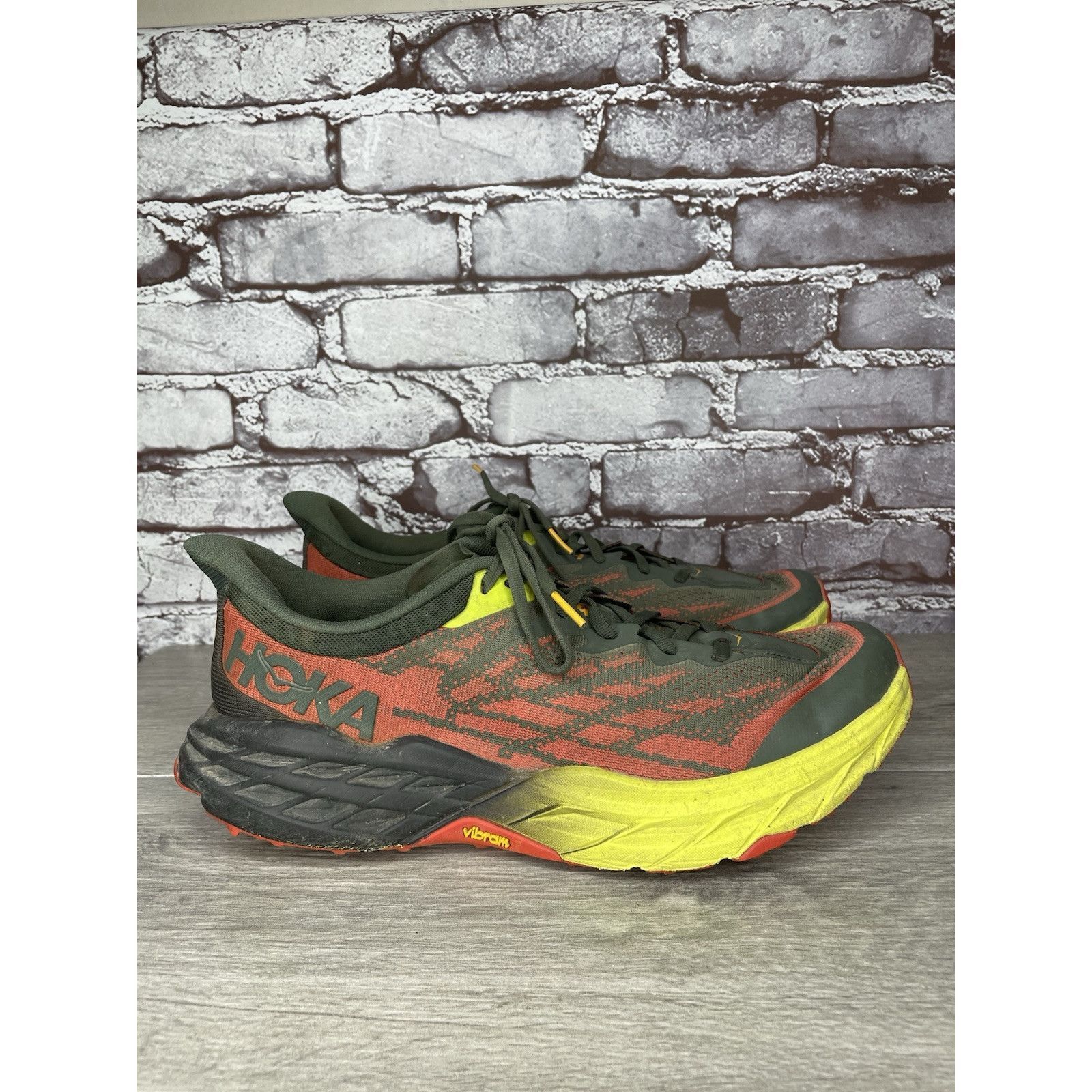 Hoka Hoka One Speedgoat 5 Thyme Fiesta Gray Fabric Red Yellow Gym Size US 12 / EU 45 - 1 Thumbnail