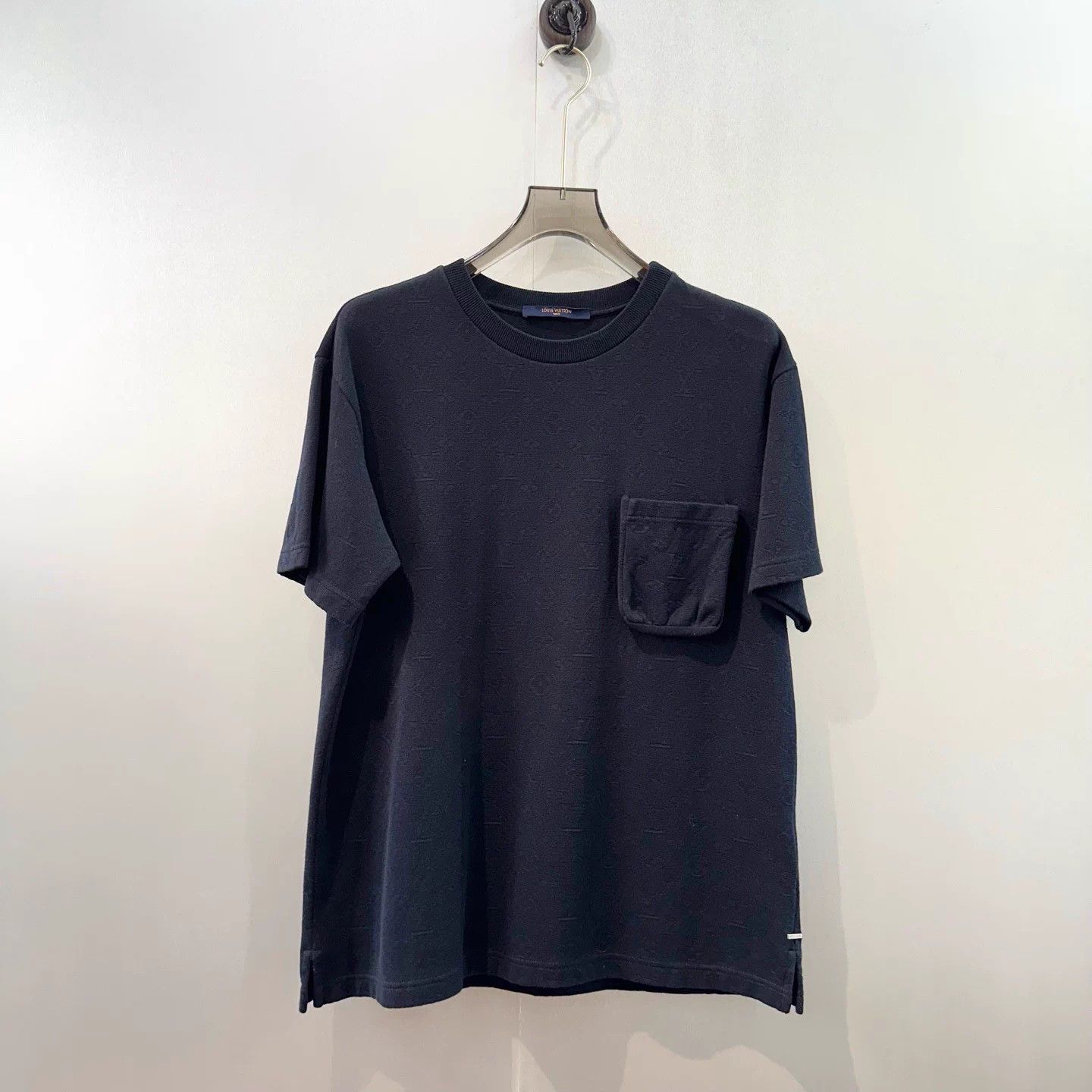 Louis Vuitton Louis Vuitton Navy Allover Print Short-Sleeve Tee Size M Size US M / EU 48-50 / 2 - 2 Thumbnail