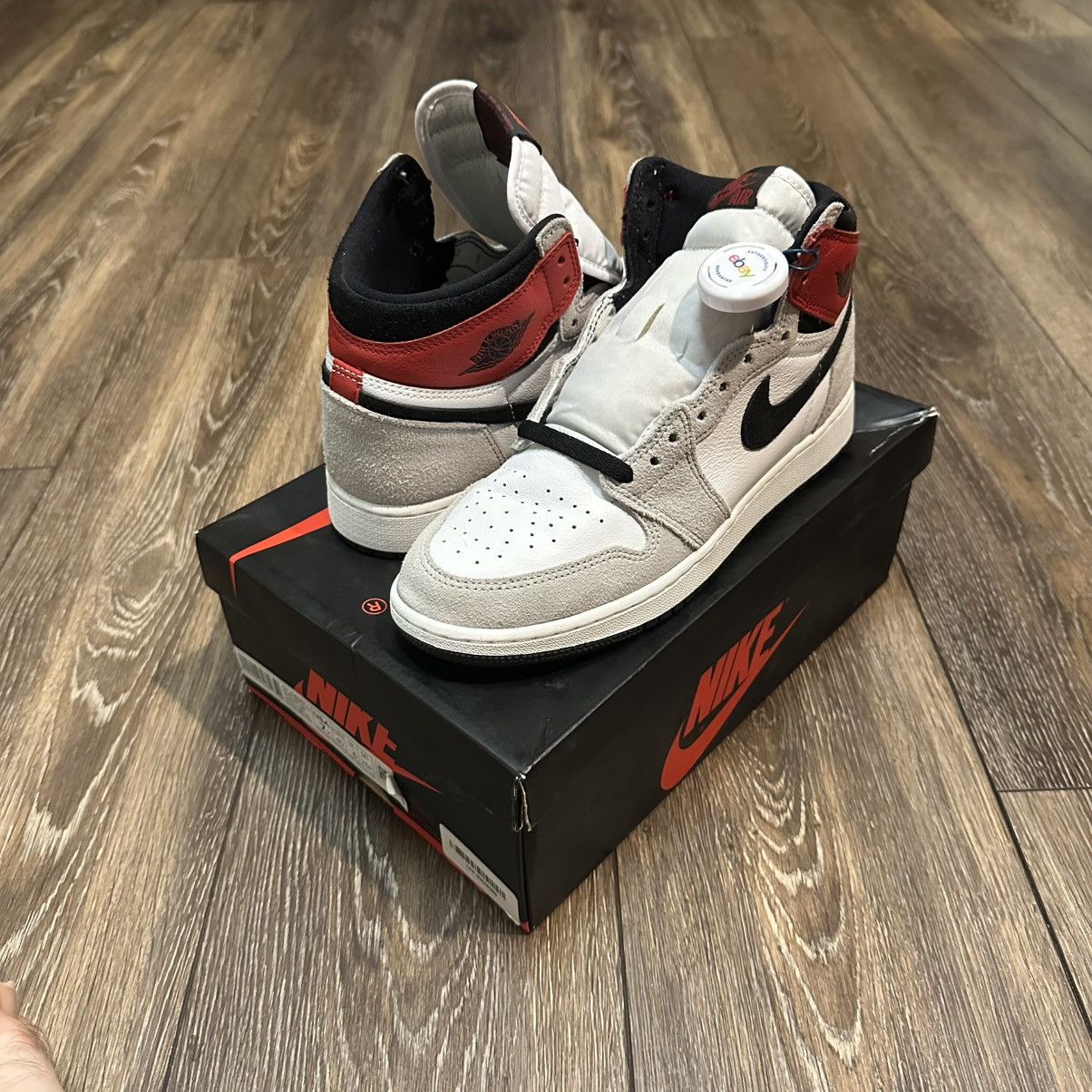 Jordan Brand Jordan 1 Mid “Light Smoke Grey” Size 7 Size US 7 / EU 40 - 1 Thumbnail