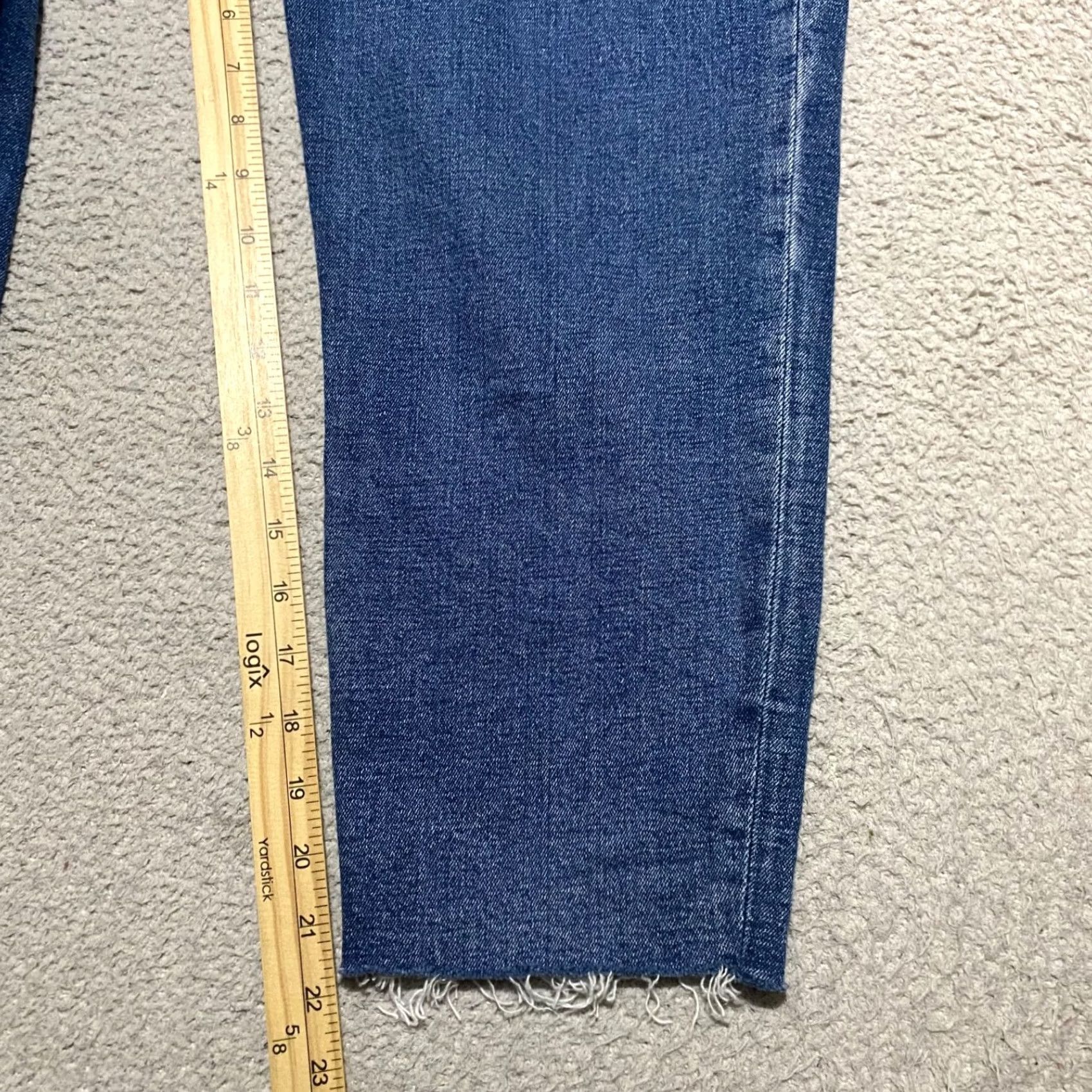 Abercrombie & Fitch Abercrombie & Fitch Mom Jeans Womens 8 Blue Denim Medium Wash Cropped High Rise 5-Pocket Solid Pattern 90s Theme Women Jeans Size 30" / US 8 / IT 44 - 6 Thumbnail