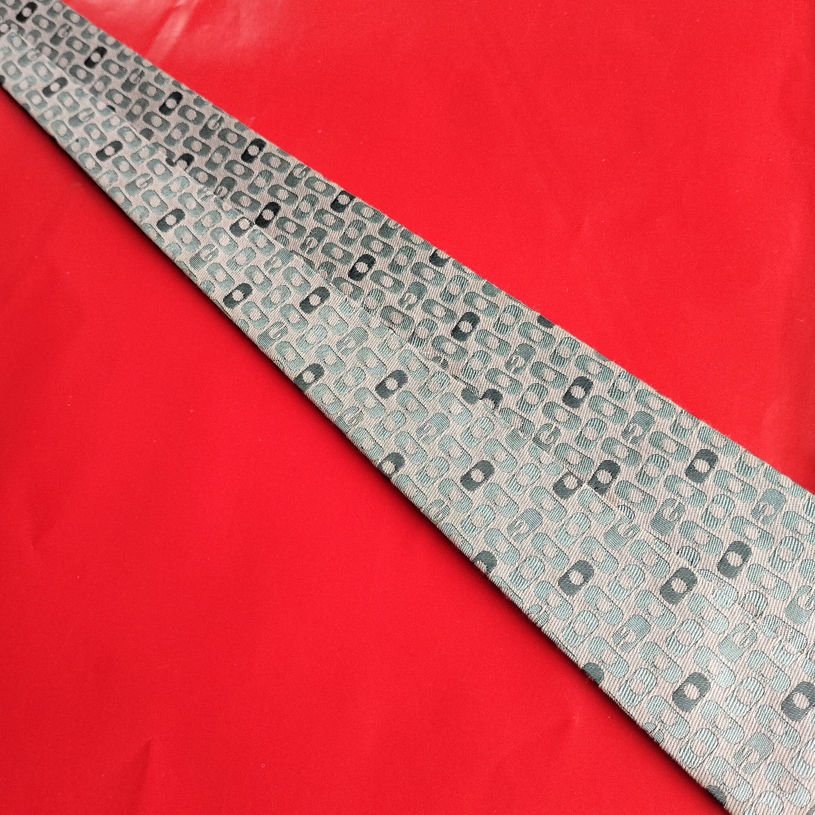 Gucci Early 2000 Gucci tom ford era font tie Size ONE SIZE - 10 Thumbnail