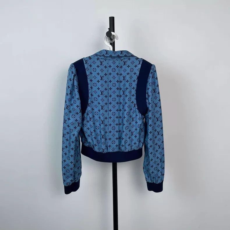 Louis Vuitton Louis Vuitton Blue full-print double-sided mulberry silk j Size XS / US 0-2 / IT 36-38 - 2 Thumbnail