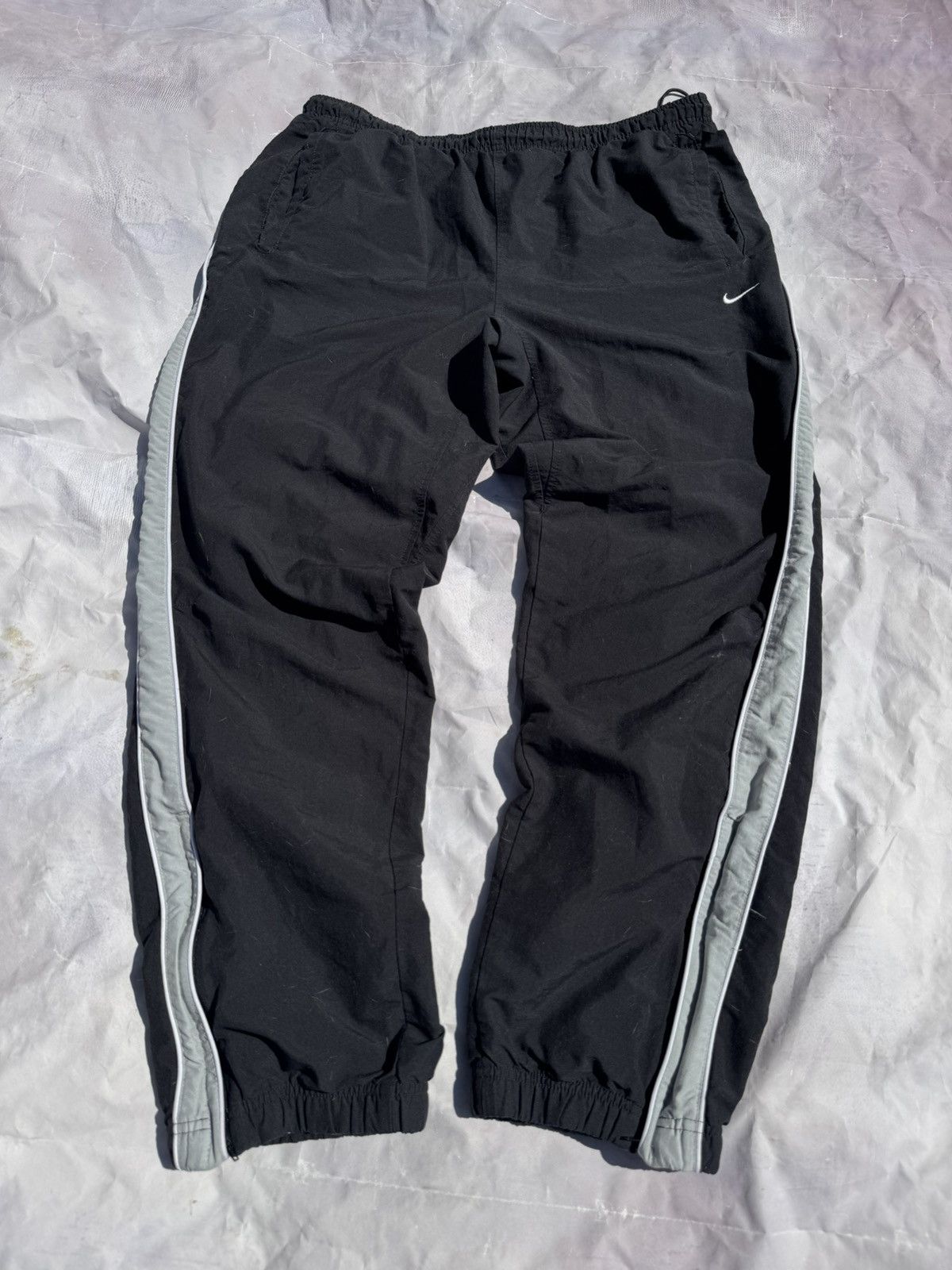 ✨Y2K✨90s Vintage Nike Track Pants - Flared, Nylon, Black M