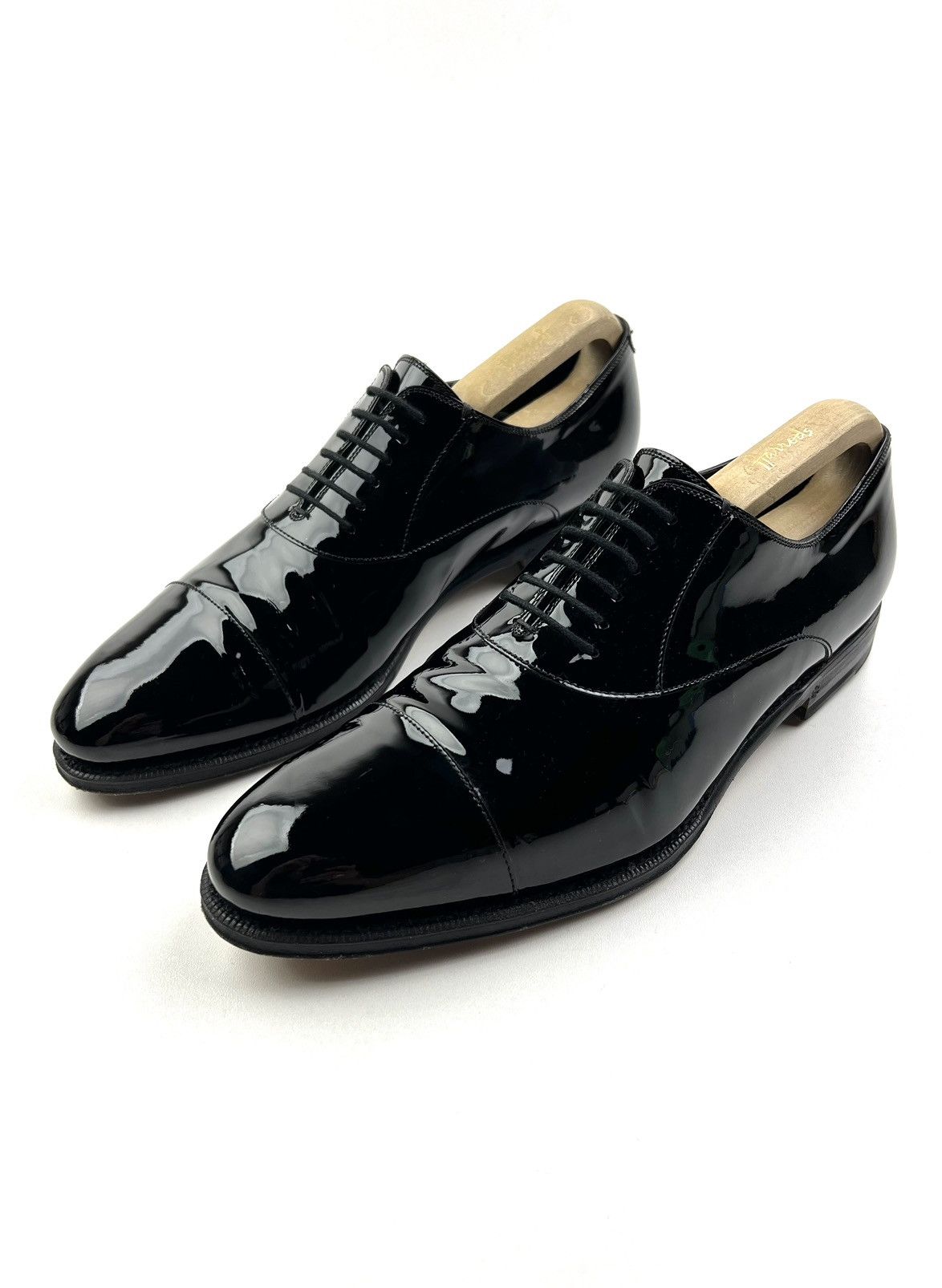 image of Gucci Logo Lace Up Oxfords Lacguered Leather Shoes in Black, Men's (Size 9)