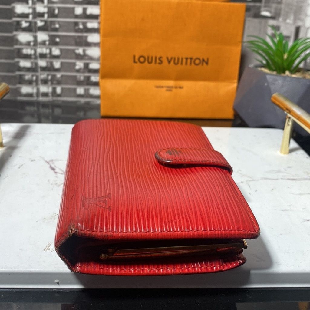 Louis Vuitton Authentic Louis Vuitton Epi Kisslock Wallet Size ONE SIZE - 12 Thumbnail