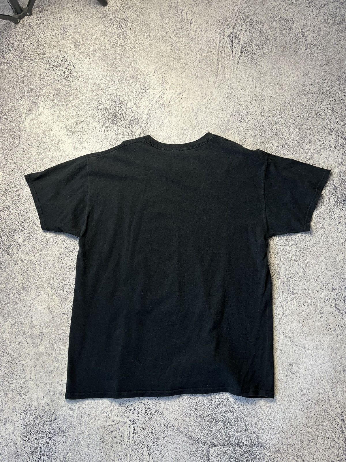 Band Tees Rihanna Vintage big logo Gildan band tee shirt Size US M / EU 48-50 / 2 - 11 Thumbnail