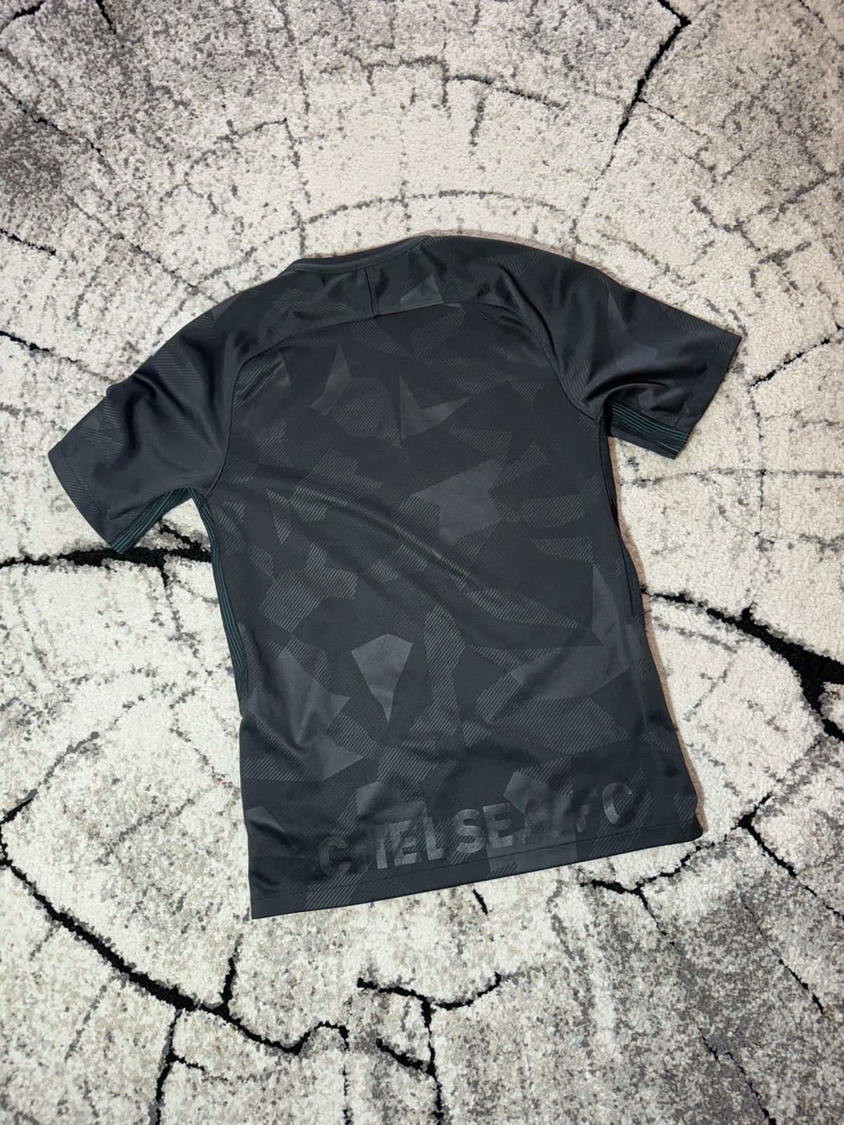 Chelsea Soccer × Nike × Vintage Vintage Chelsea 2017/18 Third Nike Jersey Blokcore Small Size US S / EU 44-46 / 1 - 11 Thumbnail