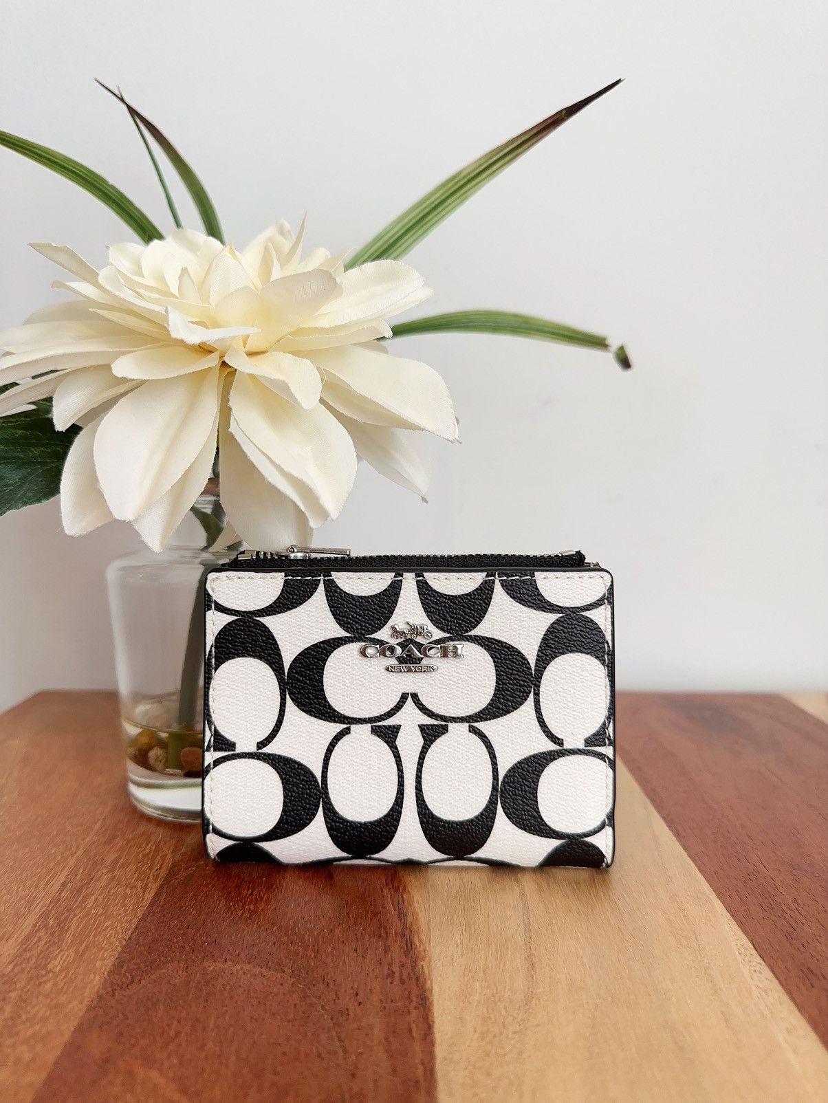 image of NWT Coach Bifold Wallet In Signature Canvas, Women's
