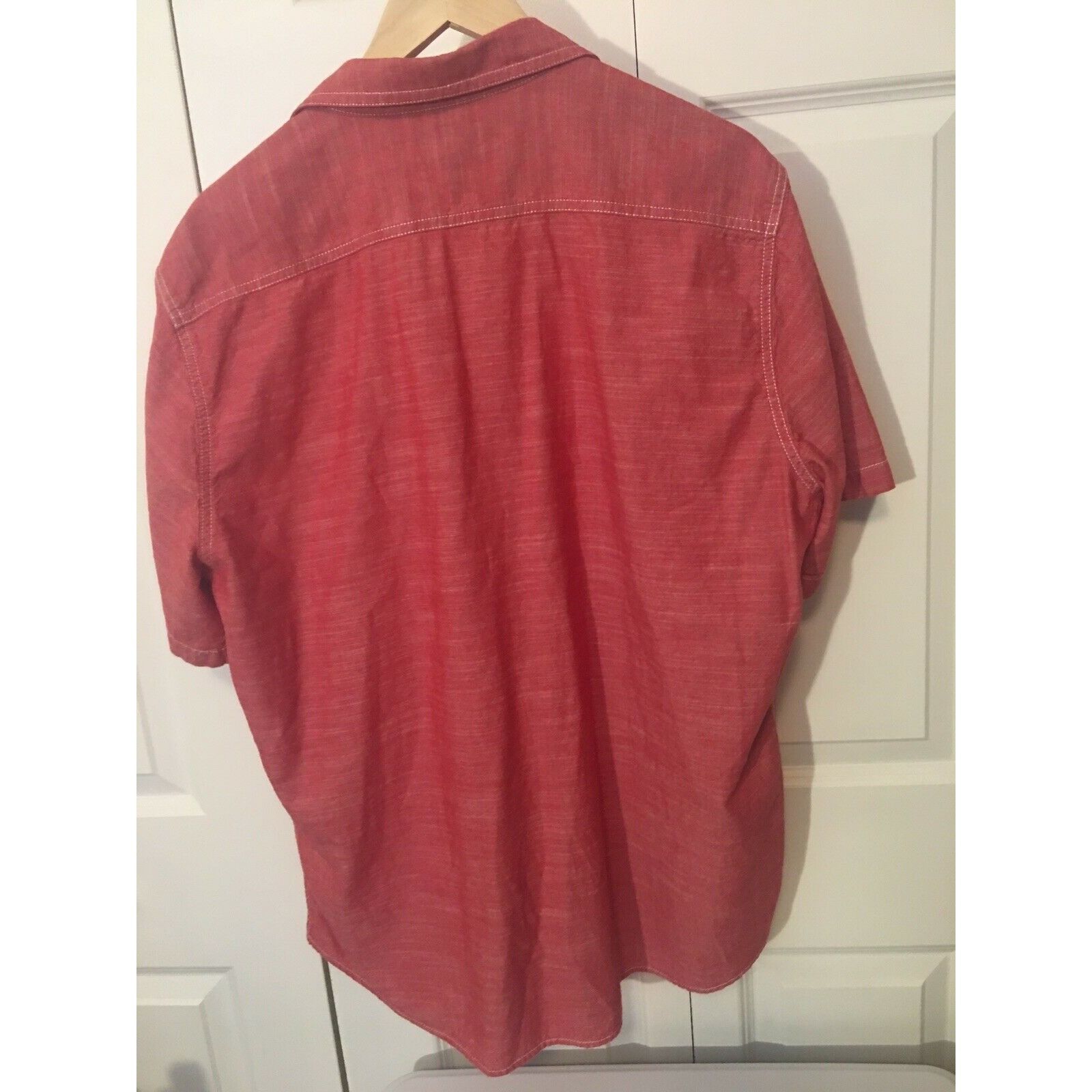 Woolrich Woolen Mills WOOLRICH Button Shirt ~ Men XL Red Short Sleeve Chambray Cot Size US XL / EU 56 / 4 - 6 Thumbnail