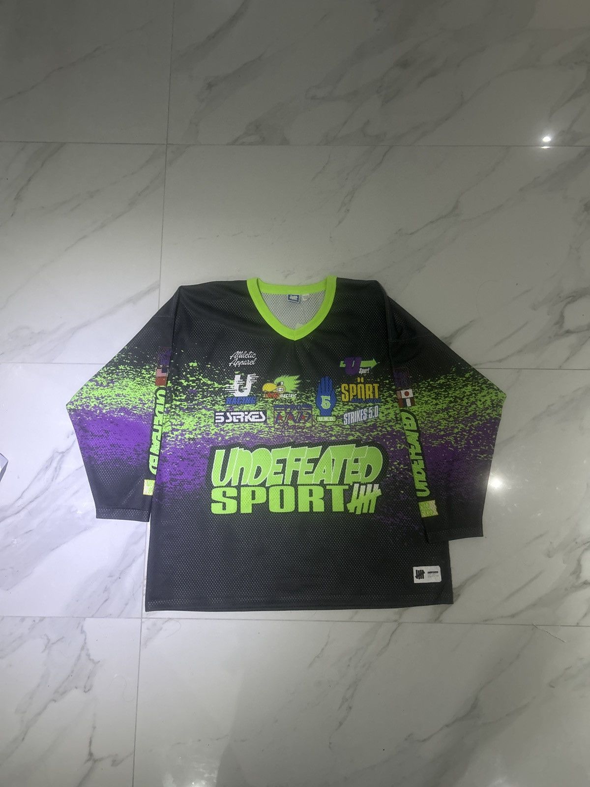 Undefeated Undefeated hockey jersey Size US XL / EU 56 / 4 - 1 Thumbnail
