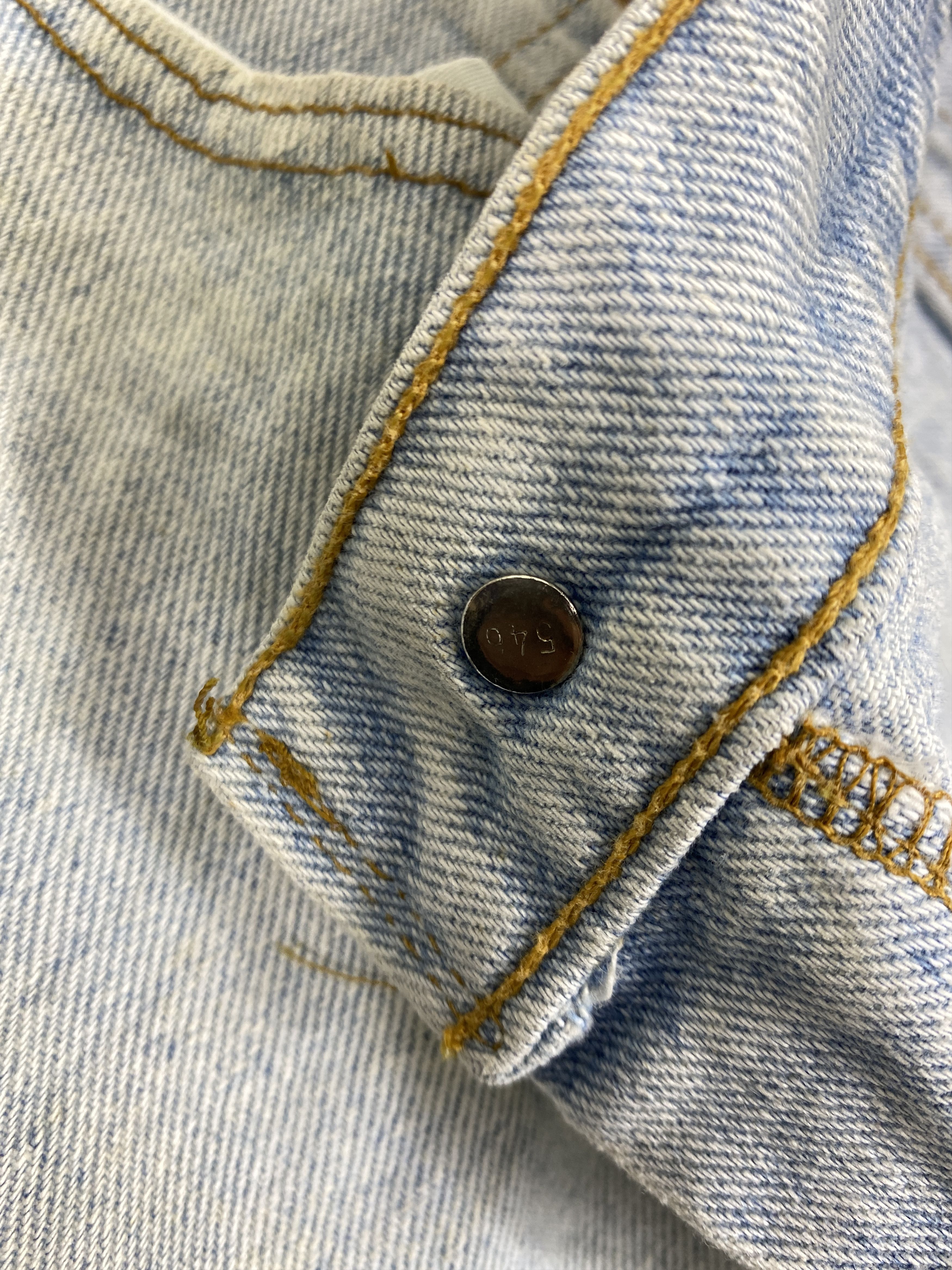 Levi's 90s Light Wash Vintage Levi's 560 USA Denim 35x31.5 JN714 Size US 35 - 7 Thumbnail