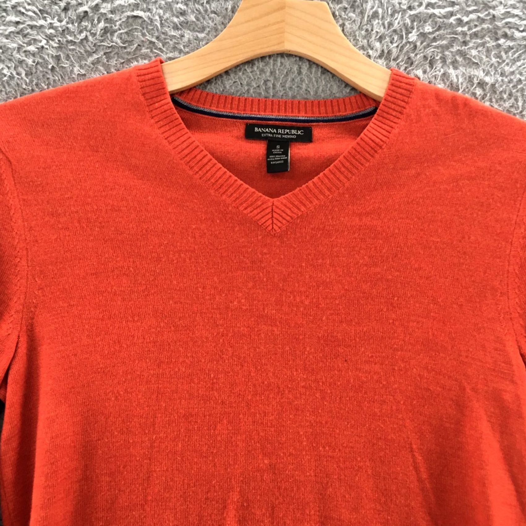 Banana Republic Banana Republic Sweater Mens S Orange Long Sleeve V-neck Merino Extra Fine Wool Shirt Size US S / EU 44-46 / 1 - 2 Thumbnail
