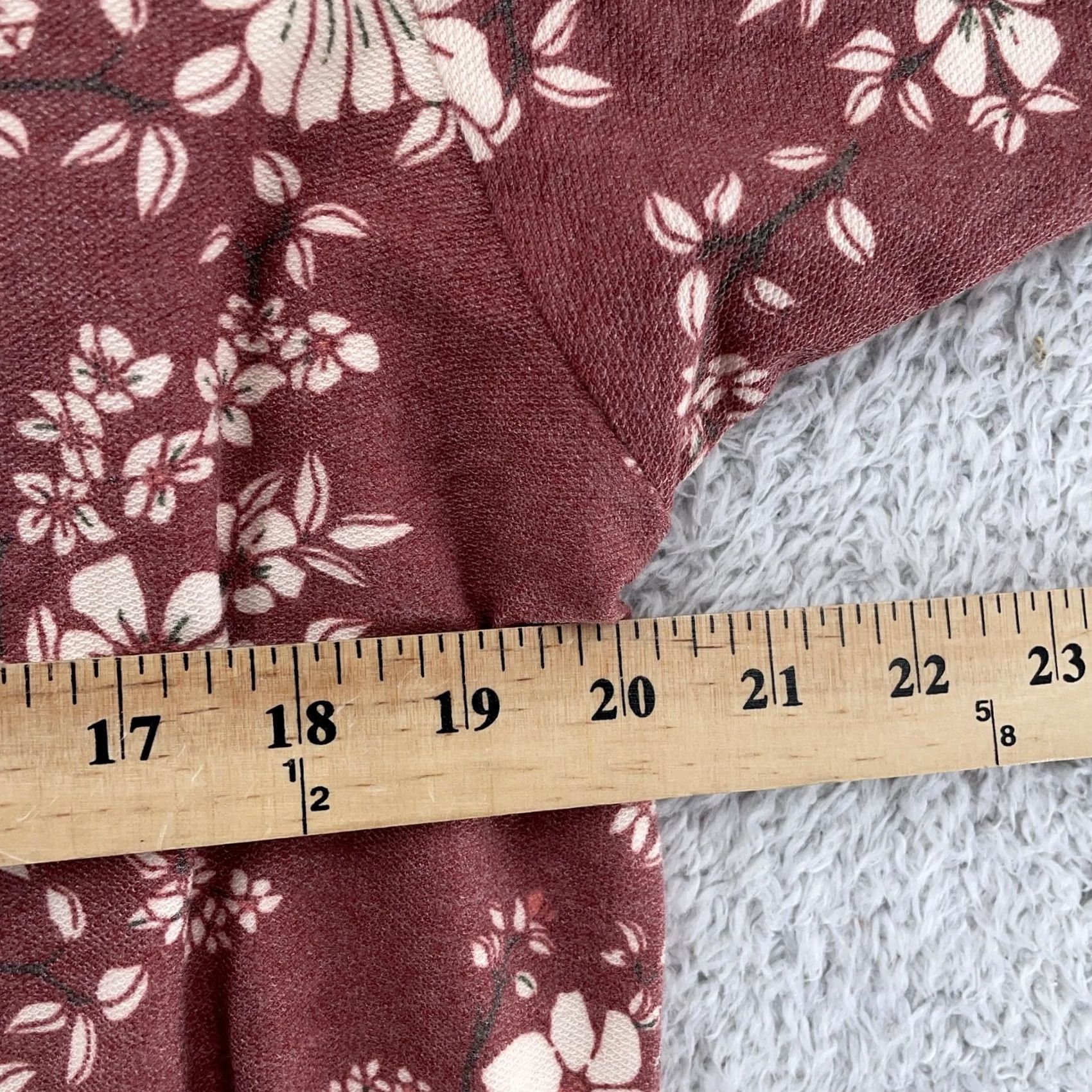 Vintage LuLaRoe Renee Shirt Womens XL Burgundy Floral V-Neck Dolman Sleeve Soft Knit Jersey Size XL / US 12-14 / IT 48-50 - 4 Thumbnail