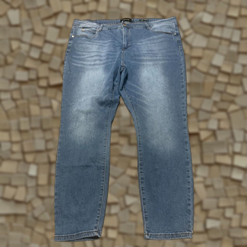 Vintage Tahari Jeans Women's Plus Size 24W Blue Denim Chloe Fit Solution Skinny Jeans Women 24W Blue Denim Tahari Regular Skinny 27 in Inseam Mens? Size 42" / US 20 - 1 Thumbnail
