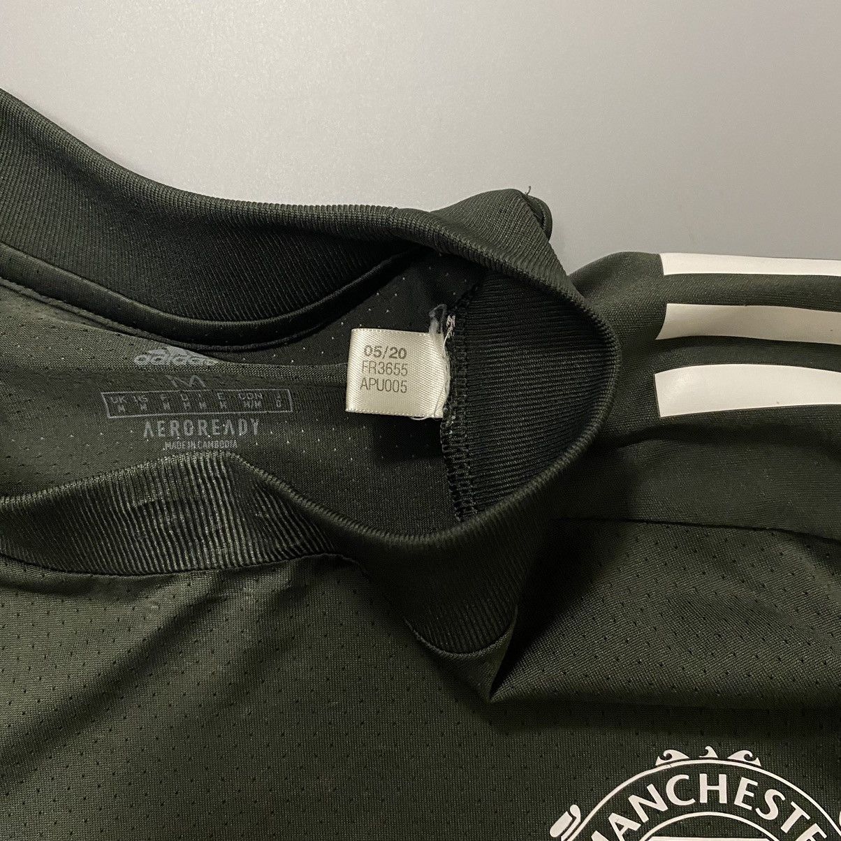 Adidas Manchester United Training Jersey 2020 Size M Football Size US M / EU 48-50 / 2 - 9 Thumbnail