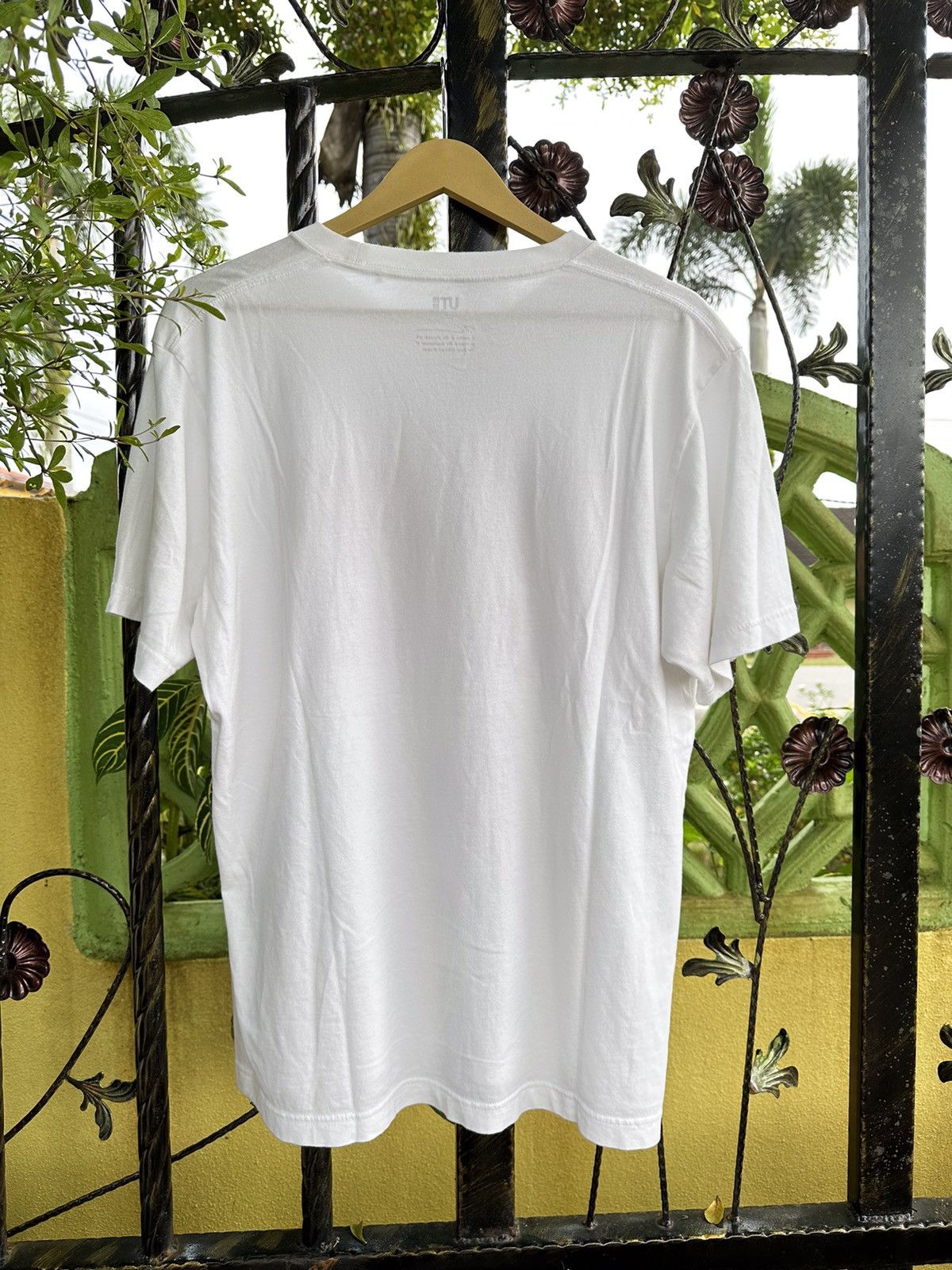 Uniqlo Uniqlo x Jeff Koons Rare Collabration . Size US M / EU 48-50 / 2 - 2 Thumbnail