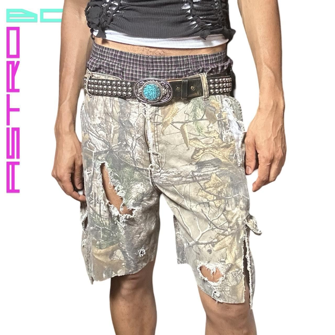 Other ASTROBOI* DISTRESSED REALTREE CAMOUFLAGE RIPPED SHORTS _ 34" Size US 34 / EU 50 - 1 Thumbnail