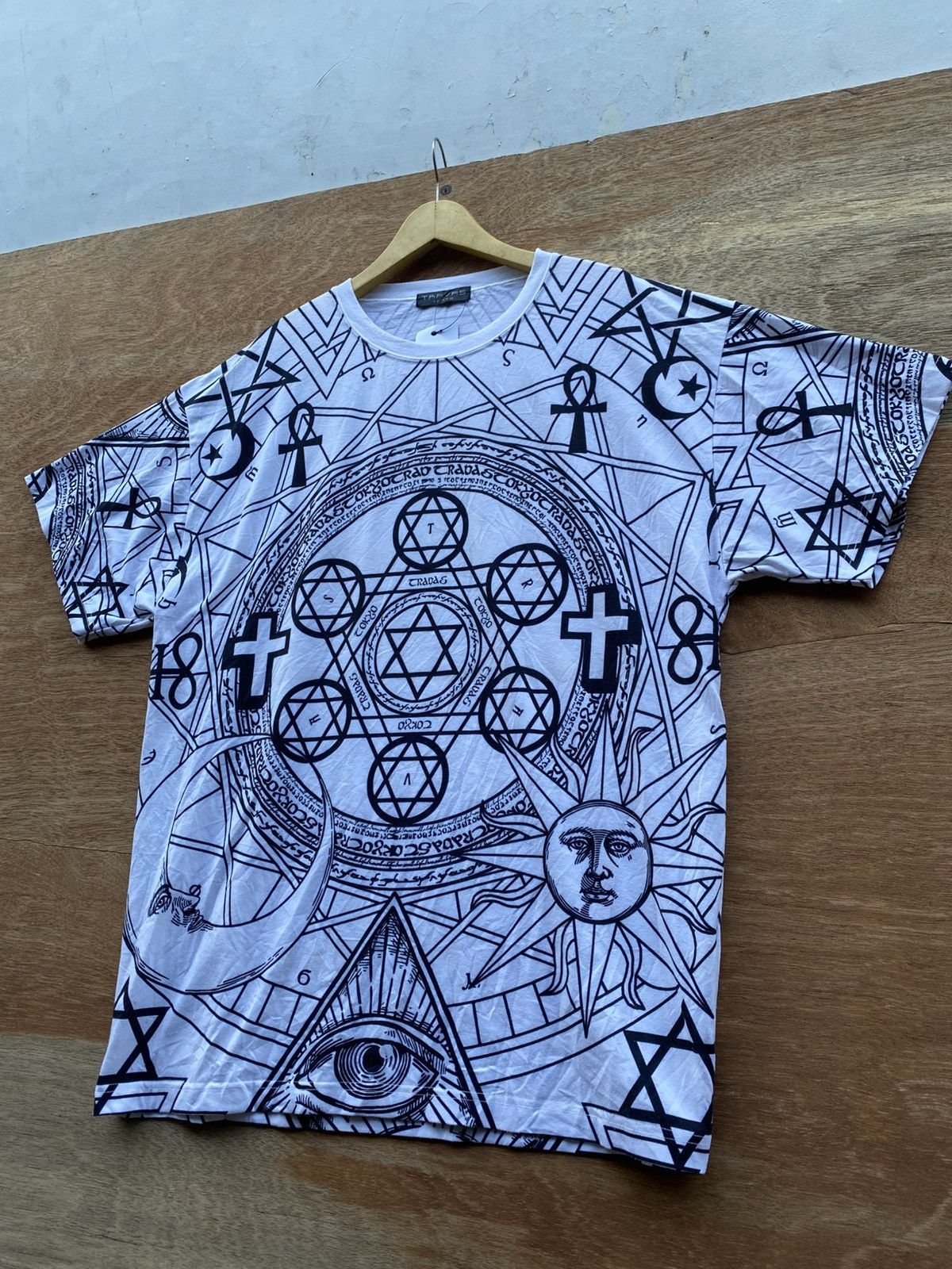 Japanese Brand Travas tokyo all over print occult tshirt Size US XL / EU 56 / 4 - 3 Thumbnail