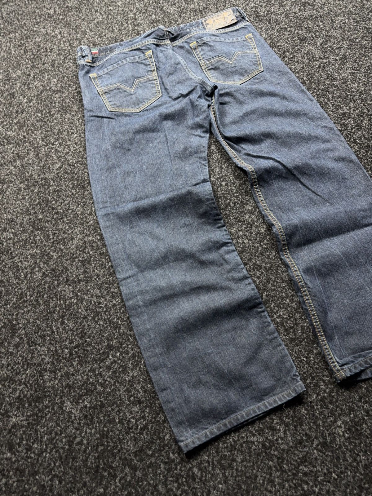 Diesel Luxury 00s Diesel Larkee Regular Straight Denim Retro Jeans Size US 36 / EU 52 - 11 Thumbnail