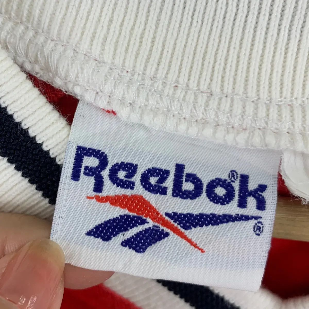 Reebok Vintage REEBOK SPORTSWEAR Cropped Top Sweatshirt Size S / US 4 / IT 40 - 2 Thumbnail
