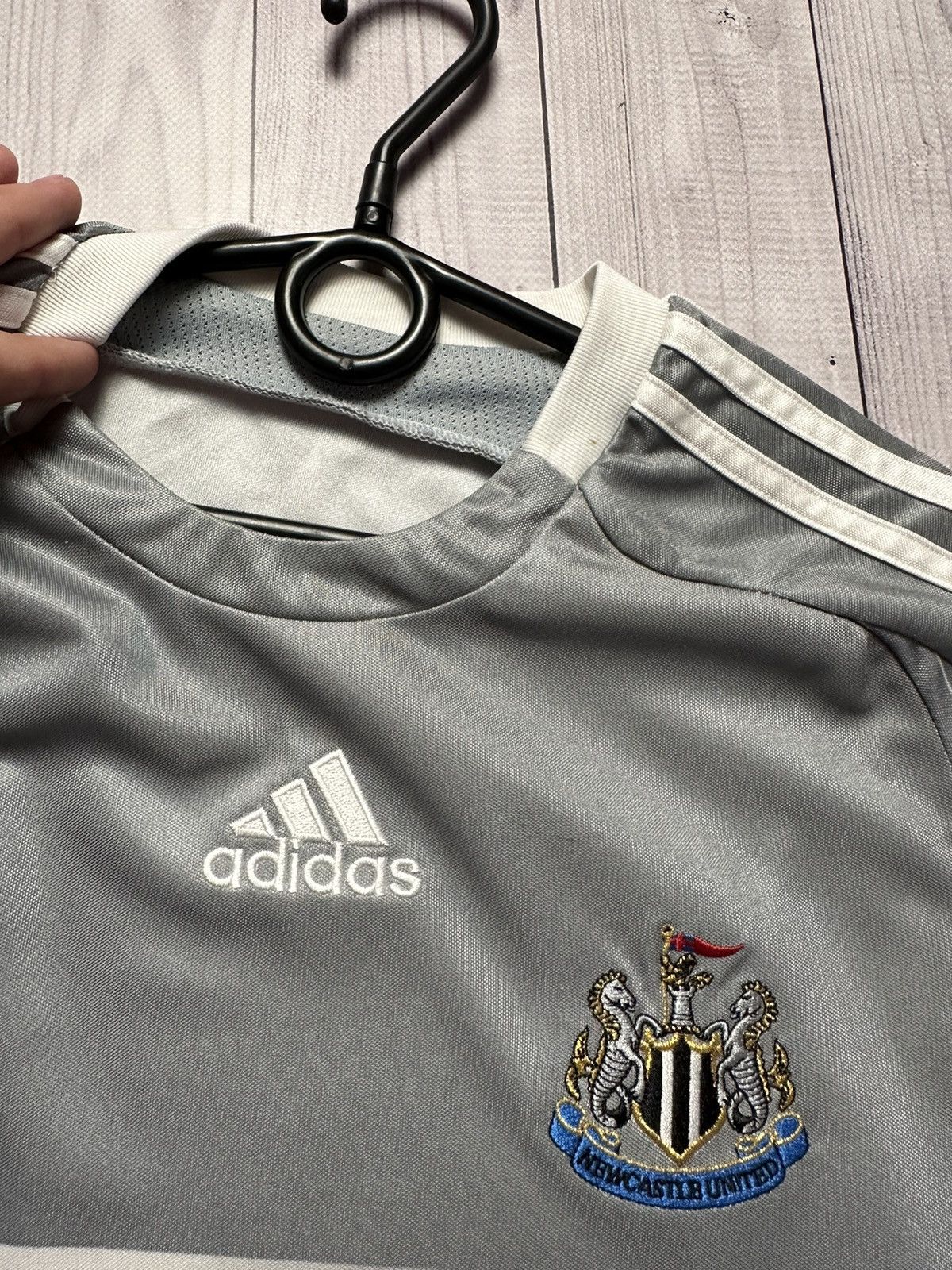 Adidas × Vintage Vintage New Castle United soccer jersey silver rare size S Size US S / EU 44-46 / 1 - 5 Thumbnail