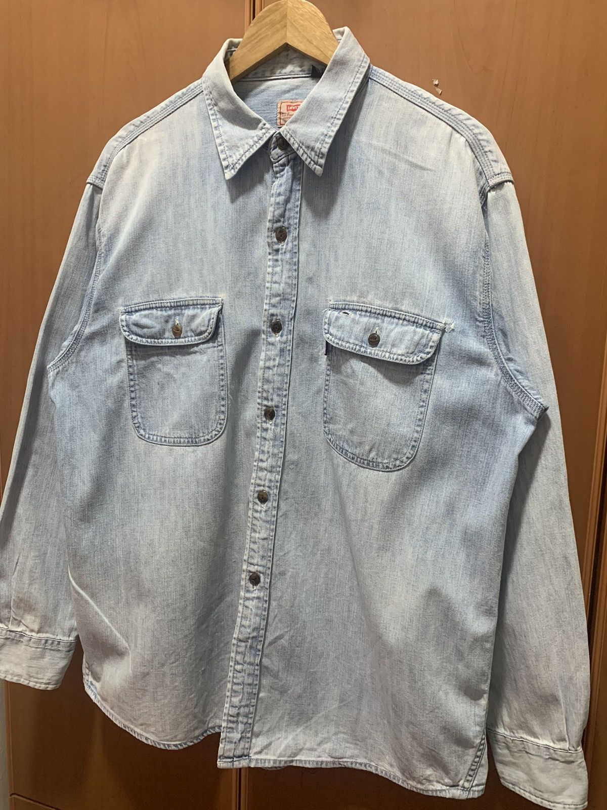 Levi's Vintage Levi’s Denim Sun Faded Shirt Large Size Size US L / EU 52-54 / 3 - 3 Thumbnail