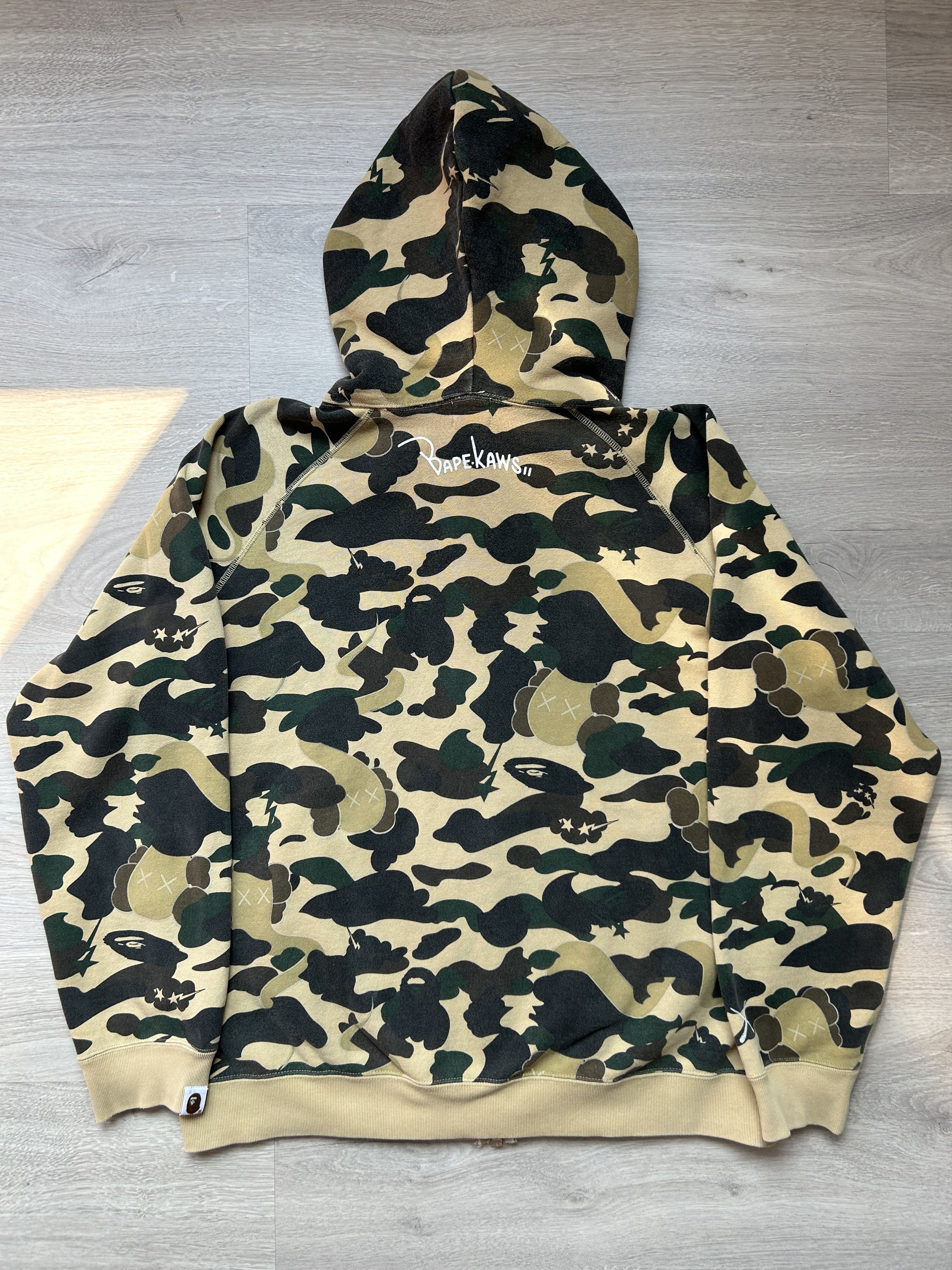 Bape × Kaws Bape x Kaws Bendy 1st Camo Full Zip Hoodie [Size M] Size US M / EU 48-50 / 2 - 6 Thumbnail