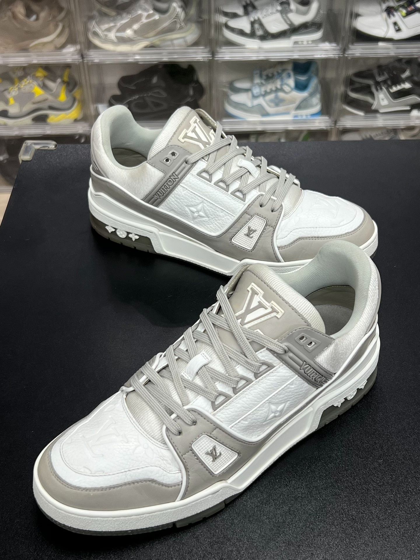 Louis Vuitton Louis Vuitton Training White Lowtop Sneakers 8 Men Size US 8 / EU 41 - 1 Thumbnail