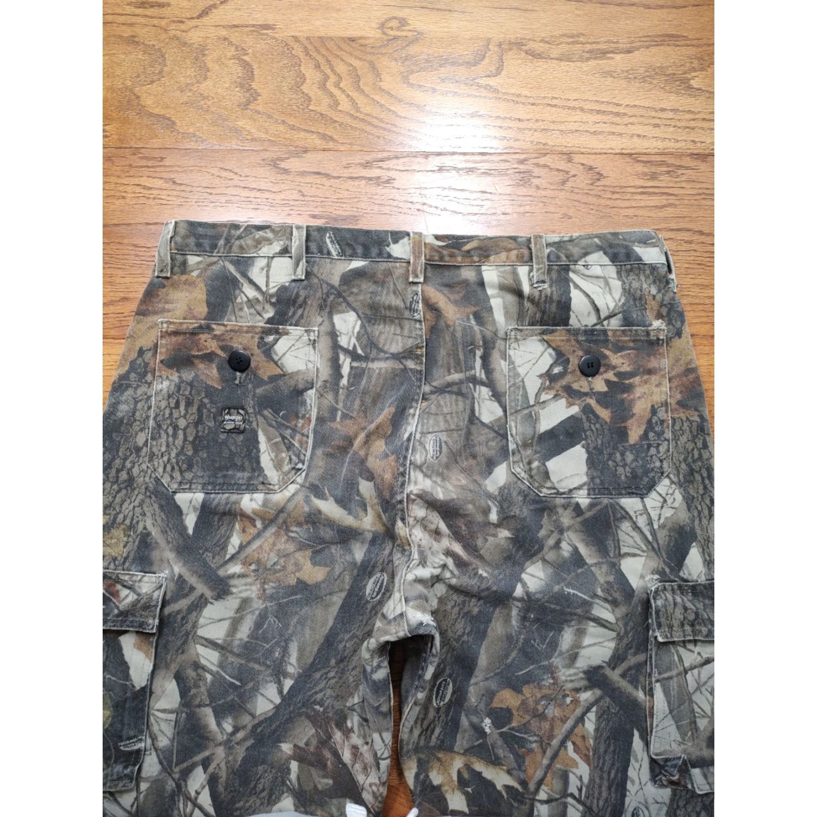 Wrangler VINTAGE Wrangler Realtree Camouflage Cargo Pants Jeans Men 40x30 Camouflage Cargo Pockets 90s Hip Hop USA Style Size US 40 / EU 56 - 3 Thumbnail
