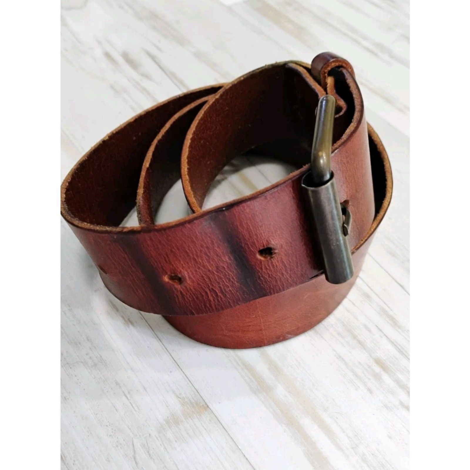 H&M H&M Leather Belt Dark Brown Brass Buckle Medium 33-34 Regular Men Belt Classic Distressed Patina Adjustable Size 32 - 2 Thumbnail