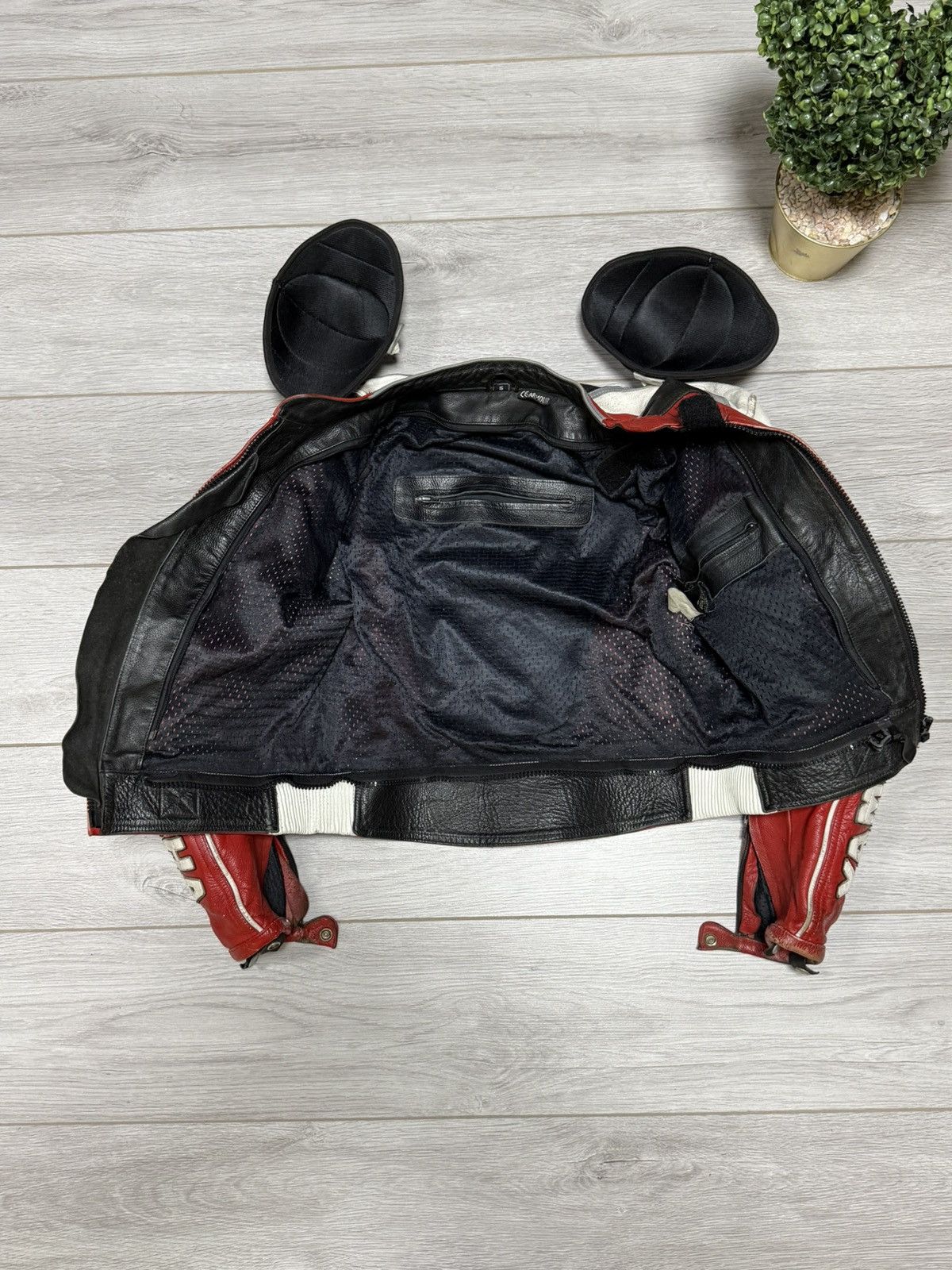 Yamaha Yamaha R cropped leather jacket racing big logo protect Size US S / EU 44-46 / 1 - 6 Thumbnail