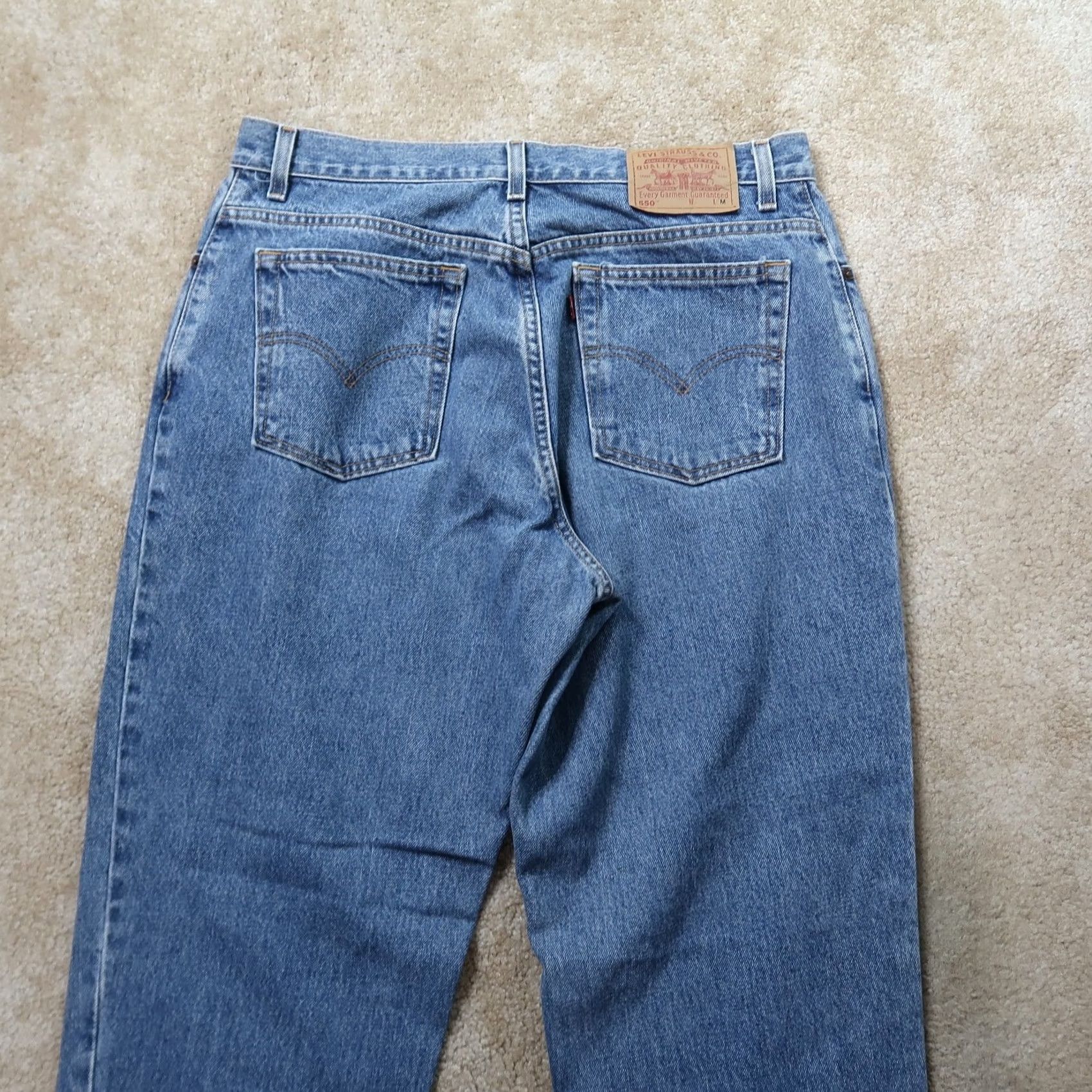 Levi's VINTAGE Levi's 550 Jeans Women's 16 Denim Relaxed Tapered 32in White Pocket 5-Pocket 34in Waist Jeans Mens? Size 38" / US 16 / IT 52 - 7 Thumbnail