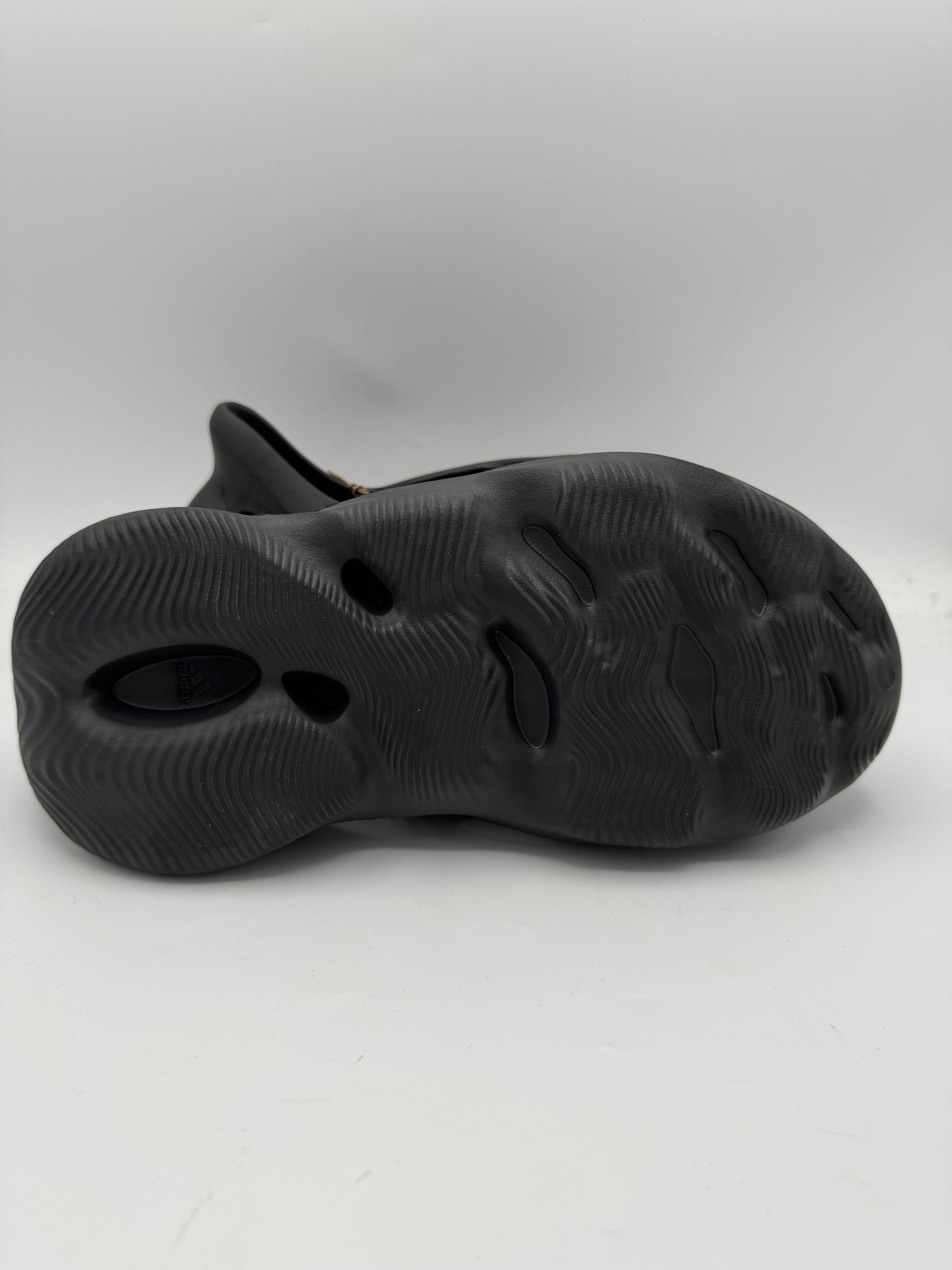 Adidas Yeezy Foam Runner Black Onyx Size US 10 / EU 43 - 3 Thumbnail