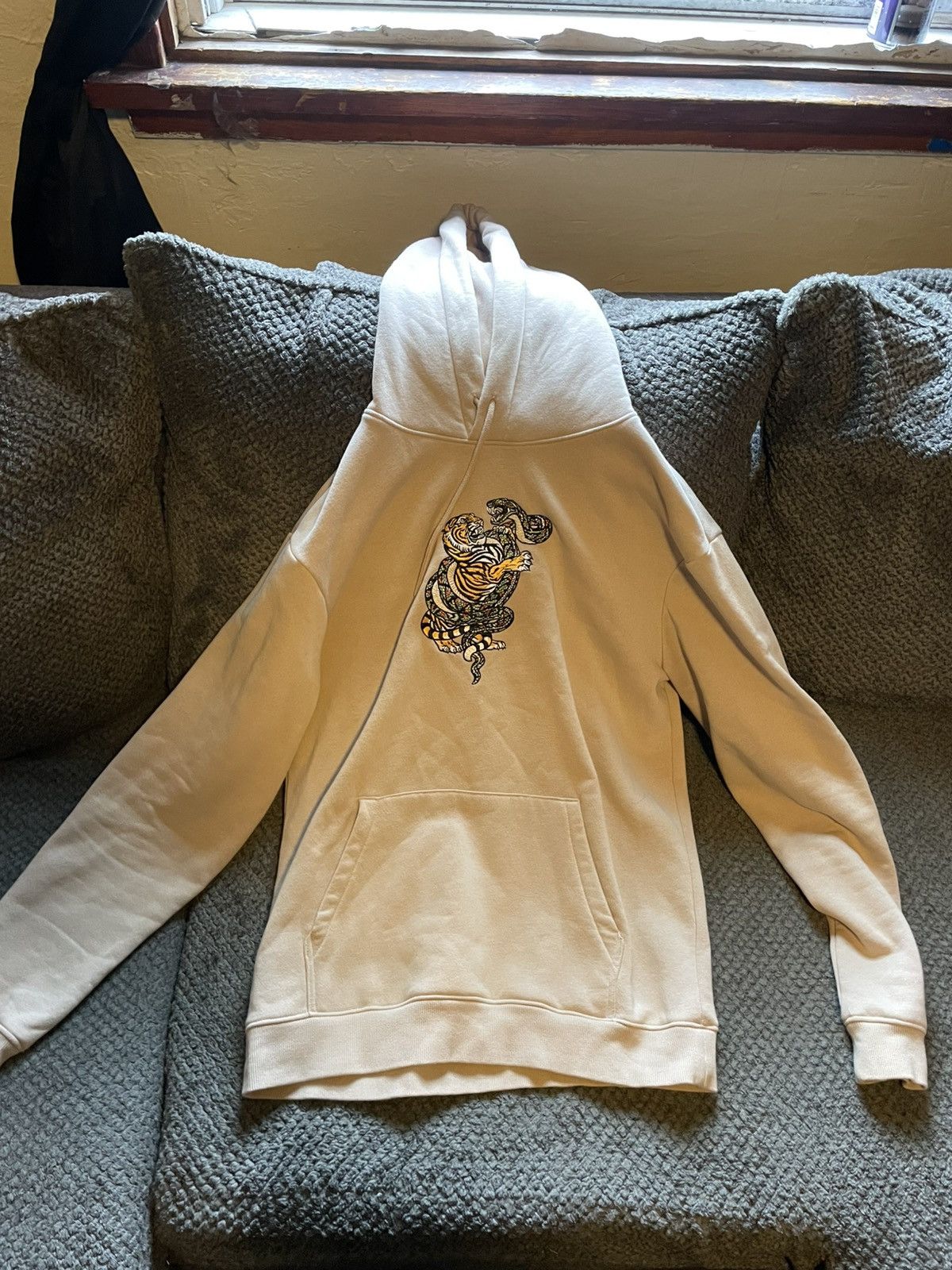H&M H&M Embroidered Hoodie Size US M / EU 48-50 / 2 - 1 Thumbnail