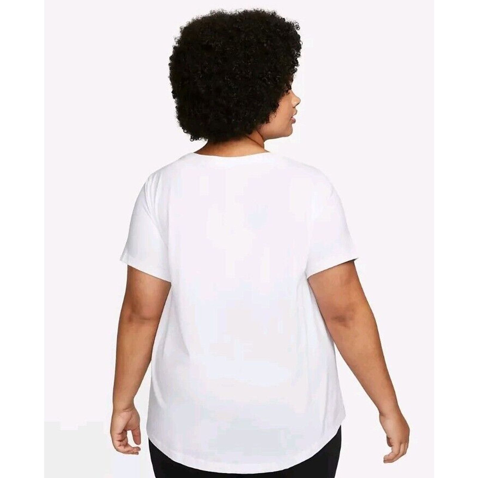 Nike Nike Women's Sportswear T-Shirt Women's 3X Plus Size White Size 3XL / US 20-22 - 2 Thumbnail