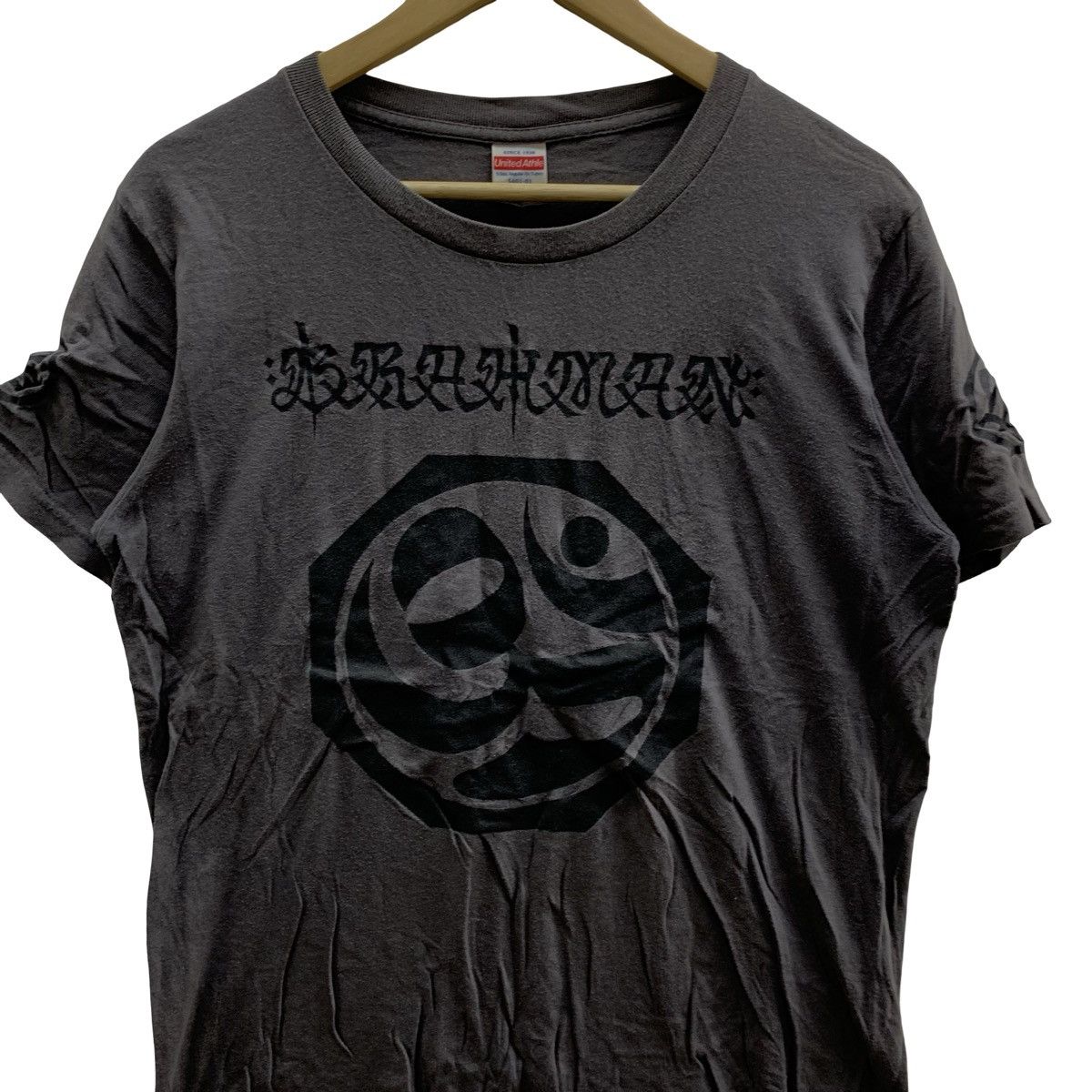 Vintage Vintage Japanese Streetwear Graphic Minimal Logo Tee Size US L / EU 52-54 / 3 - 6 Thumbnail