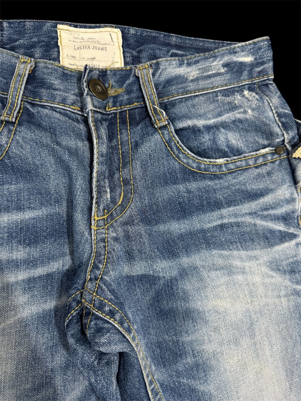 Japanese Brand Lolita Jeans X Yoshitomo Nara Denim Flare Jeans Size 32 Size US 31 - 5 Thumbnail