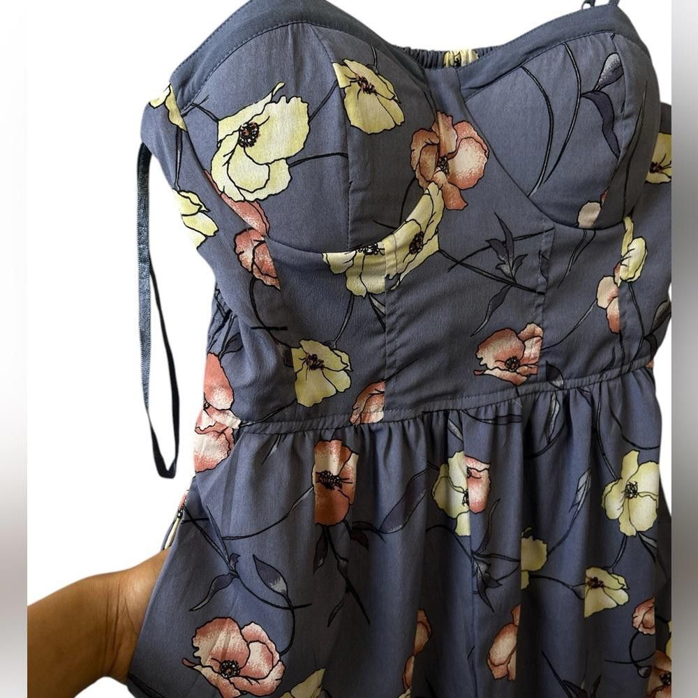 Designer Floral Print Jumpsuit with Sweetheart Neckline Size 28" / US 6 / IT 42 - 2 Thumbnail