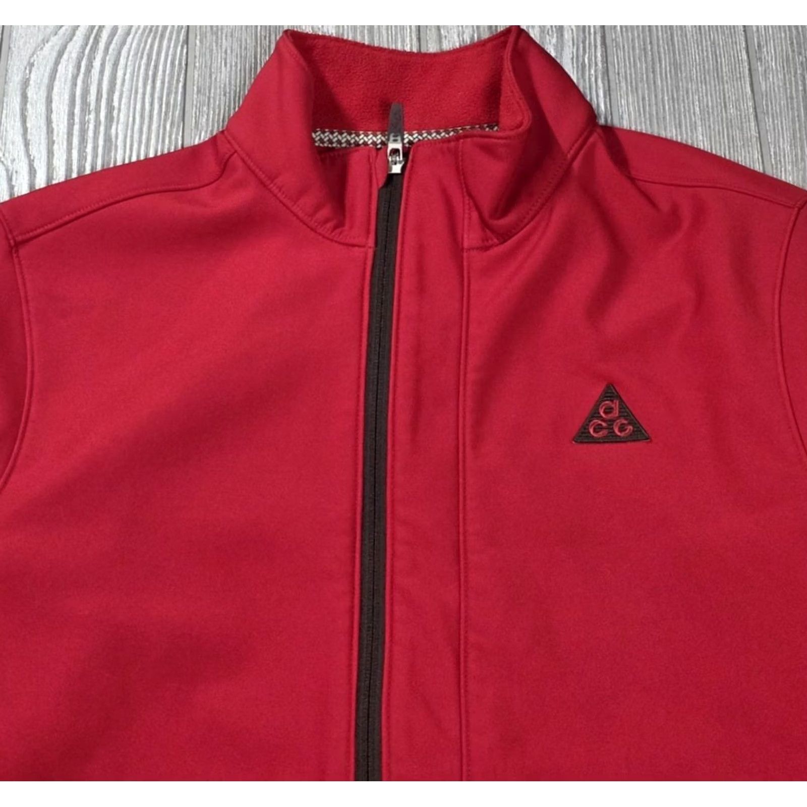 Nike ACG NIKE ACG Full Zip Soft Shell Jacket Red Black Mens M Drawstring Y2k Rare Vintage Nike ACG Jacket Size US M / EU 48-50 / 2 - 7 Thumbnail