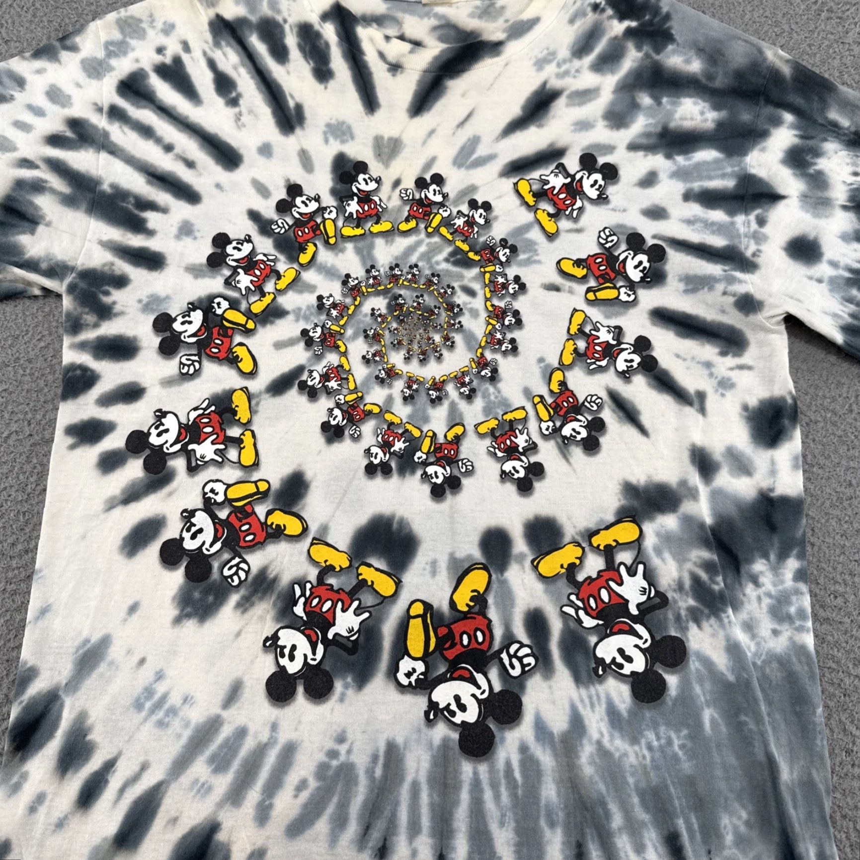 Disney Mickey Mouse Vintage 90s Grateful Dead Spiral Music Tie Dye Shirt Size L Size US L / EU 52-54 / 3 - 2 Thumbnail