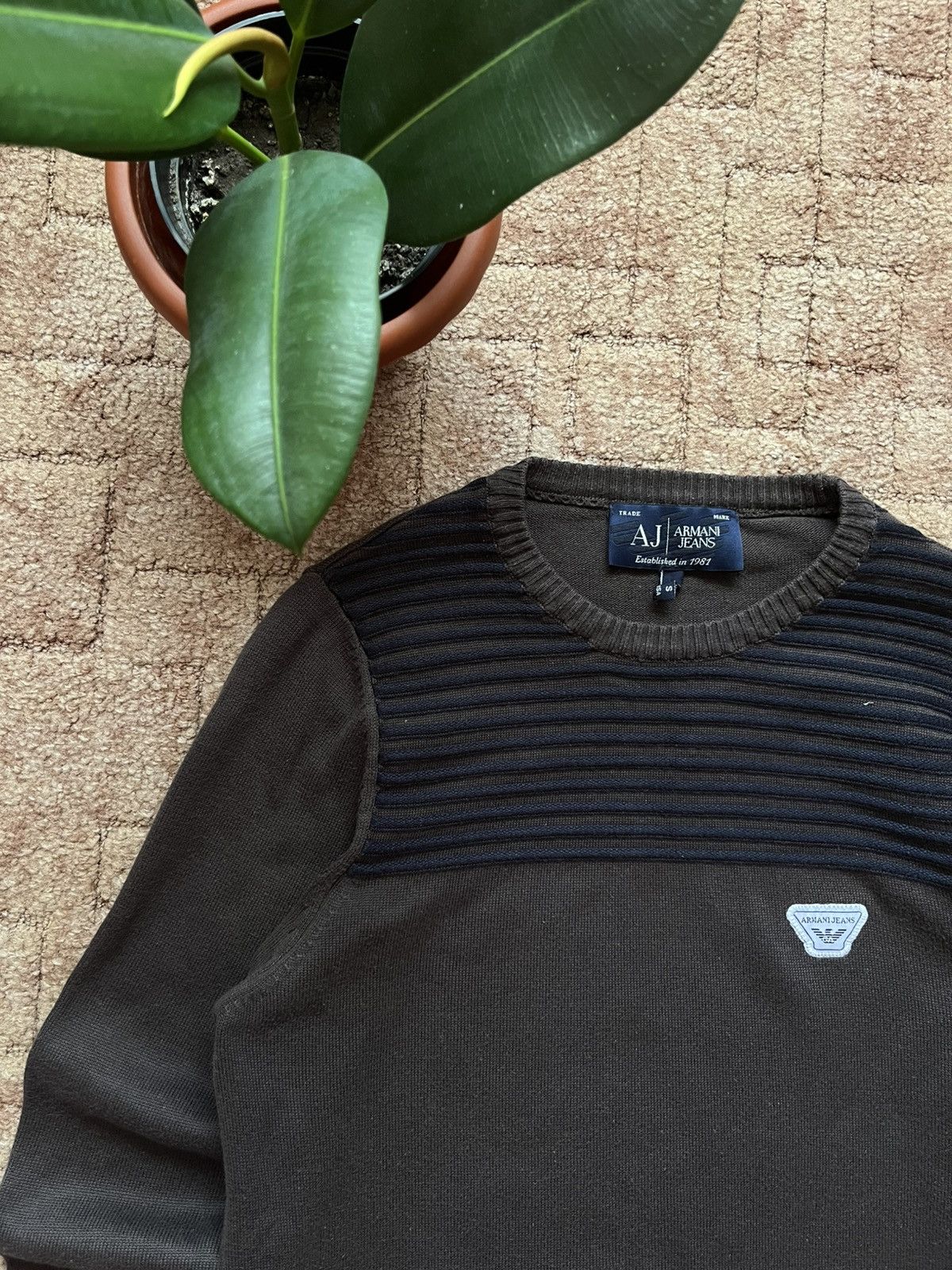 Armani Vintage Armani Jeans Authentic Made In Italy Brown Sweater Size US S / EU 44-46 / 1 - 2 Thumbnail