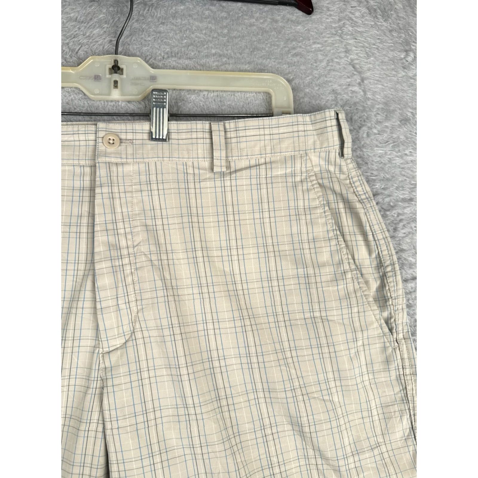 Nike Nike Shorts Mens 36 Beige Plaid Polyester Blend Golf Outdoor 36x11 Regular Inseam Beige Nike Mens Shorts Casual Athletic 90s? Size US 36 / EU 52 - 5 Thumbnail
