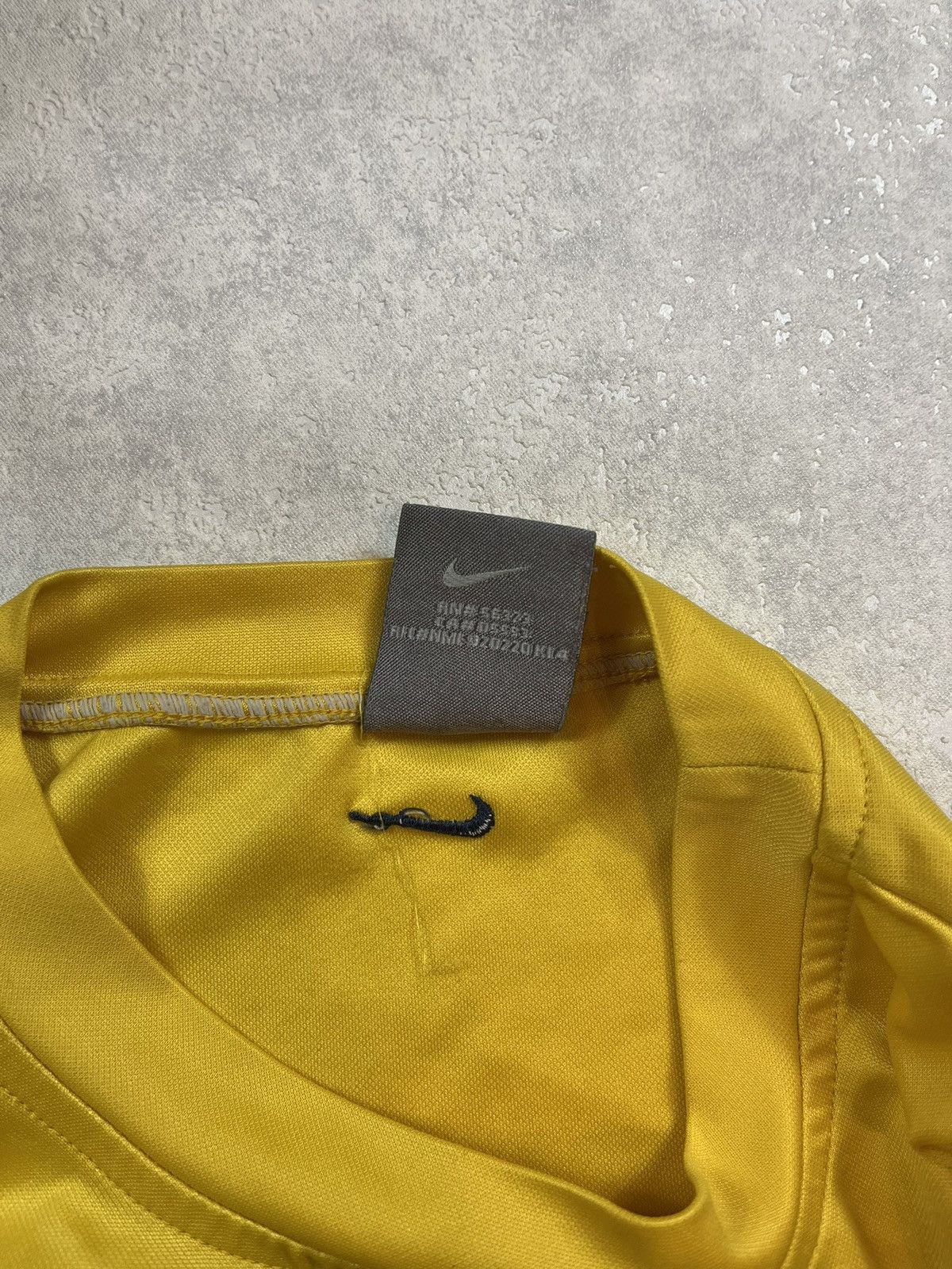 Nike × Vintage 90s Nike Central Swoosh Vintage Y2K Retro Tee T-Shirt Size US S / EU 44-46 / 1 - 5 Thumbnail