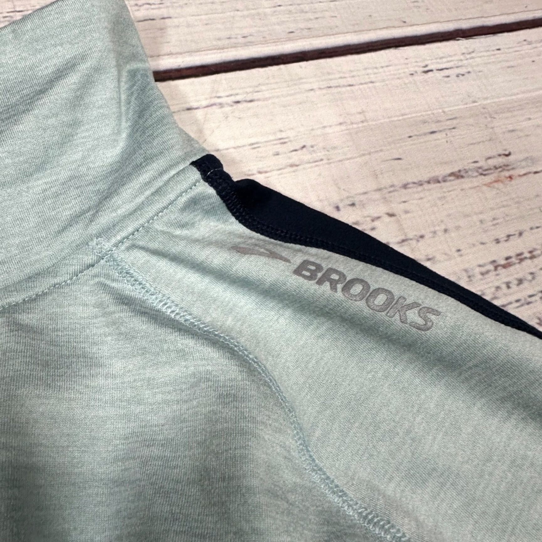 Brooks Brooks Womens Pullover Long Sleeve 1/2 Zip Activewear XS Light Blue Pullover, Blue, Casual, Activewear, Long Sleeve, XS, Womens Size XS / US 0-2 / IT 36-38 - 6 Thumbnail