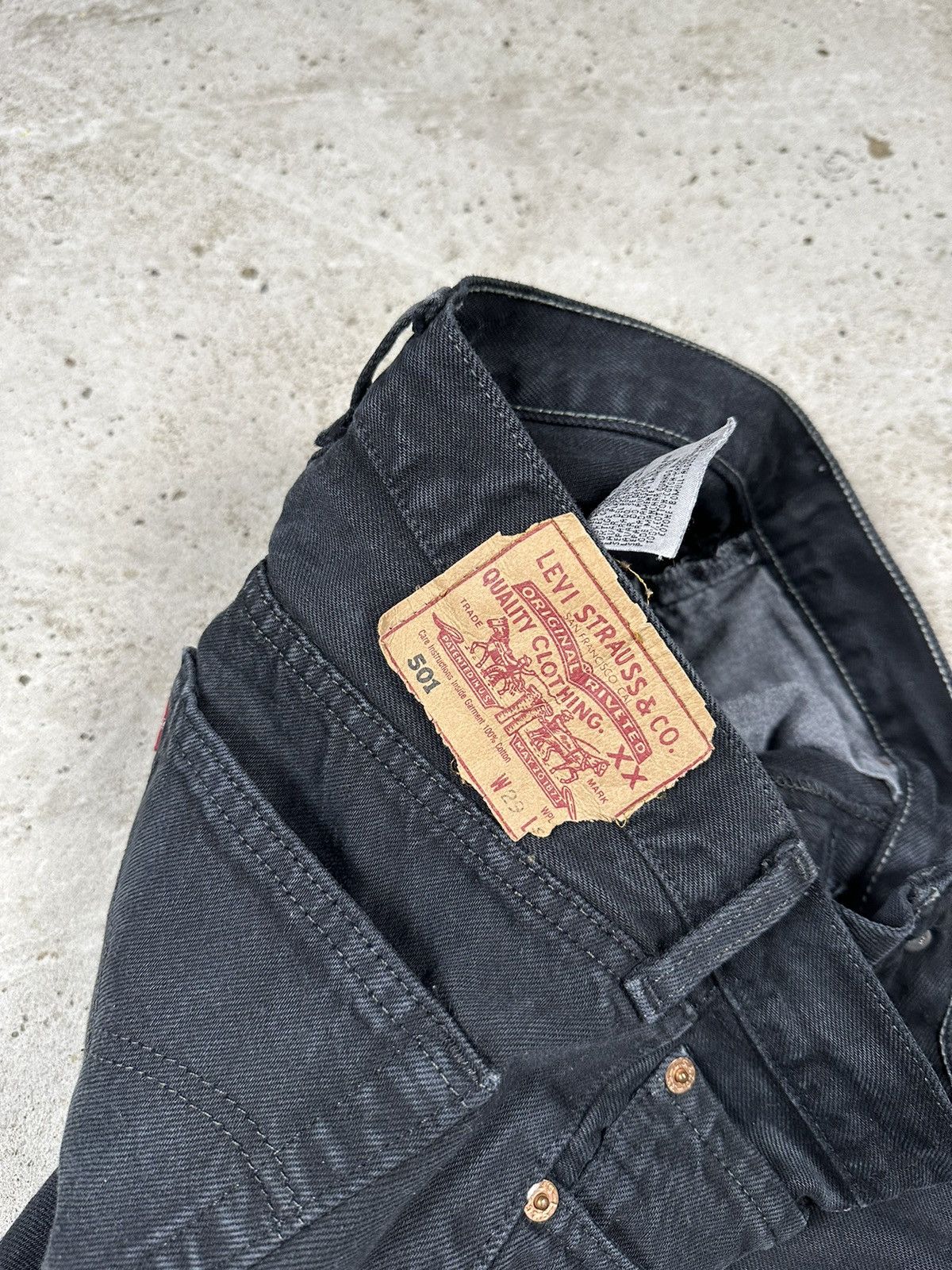 Levi's × Vintage Vintage 1997 Levi’s 501 Black Denim Pants Jeans Made in USA Size US 29 - 9 Thumbnail