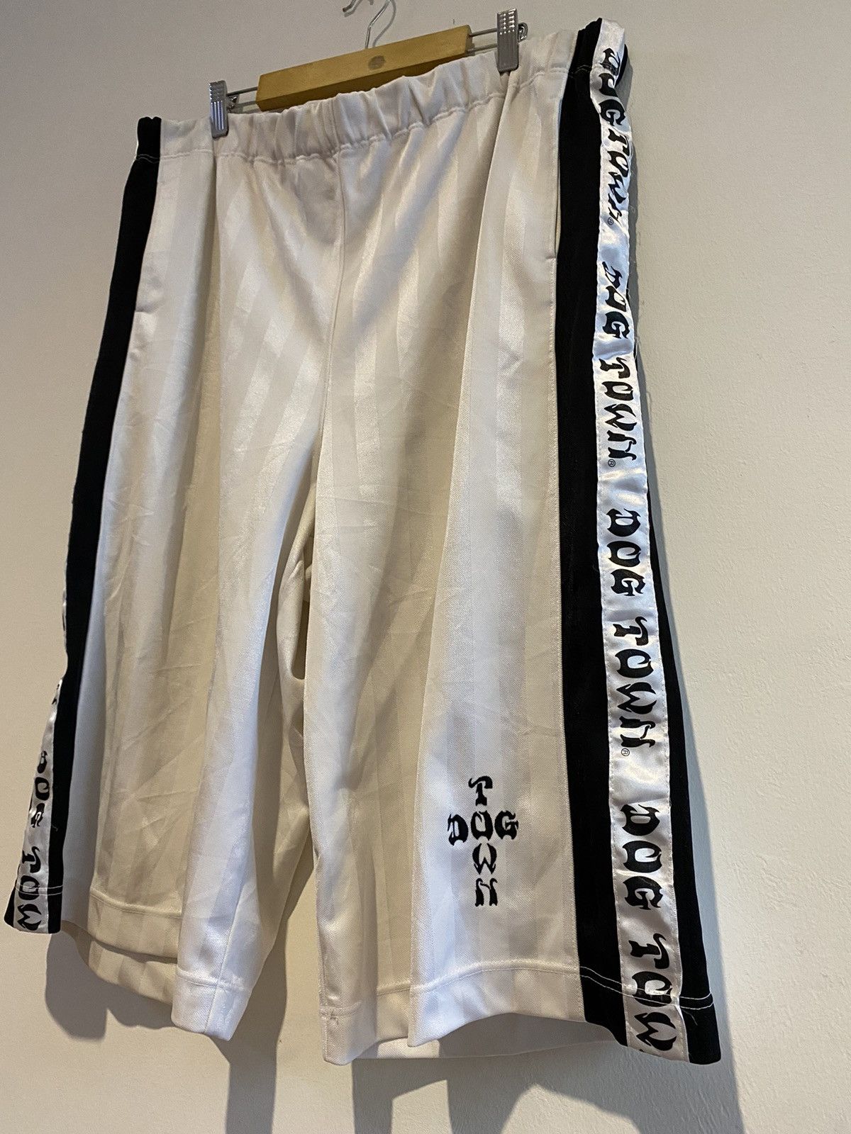 Dogtown × Japanese Brand × Vintage Vintage Dog Town Dragon Short Size US 40 / EU 56 - 1 Thumbnail
