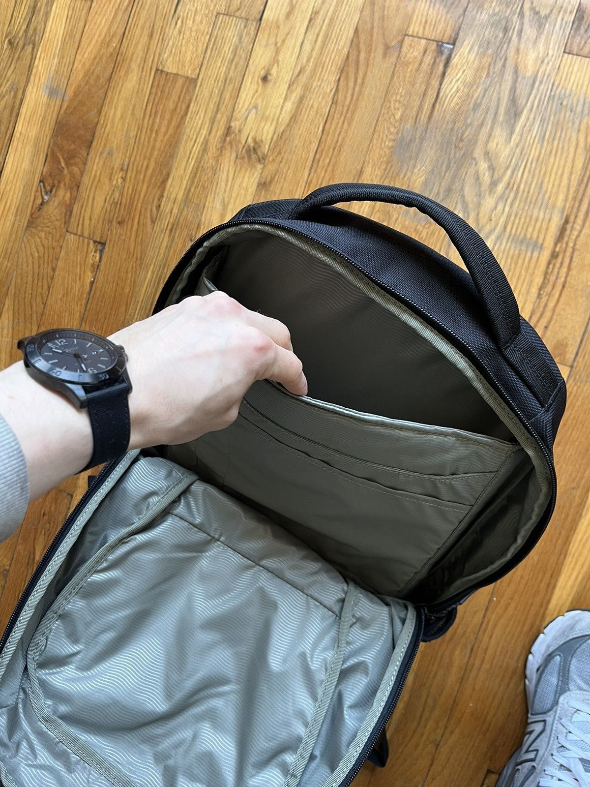 Other Navy Thule backpack with multiple pockets laptop section Size ONE SIZE - 5 Thumbnail