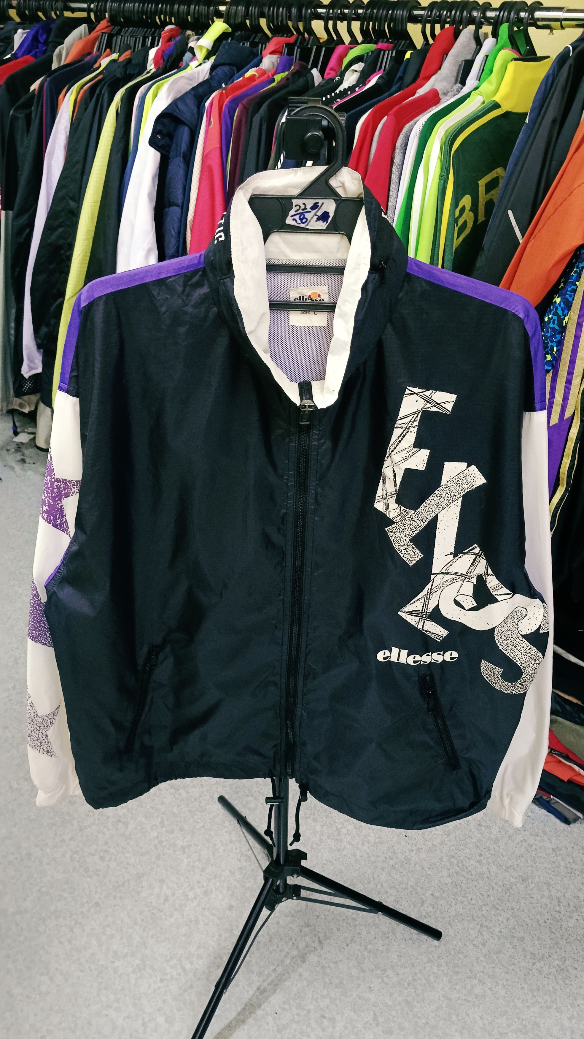 ellesse (M)ホワイトファー付きクロップドジャケット ブルゾン y2k ellesse (M)ホワイトファー付きクロップドジャケット ブルゾン